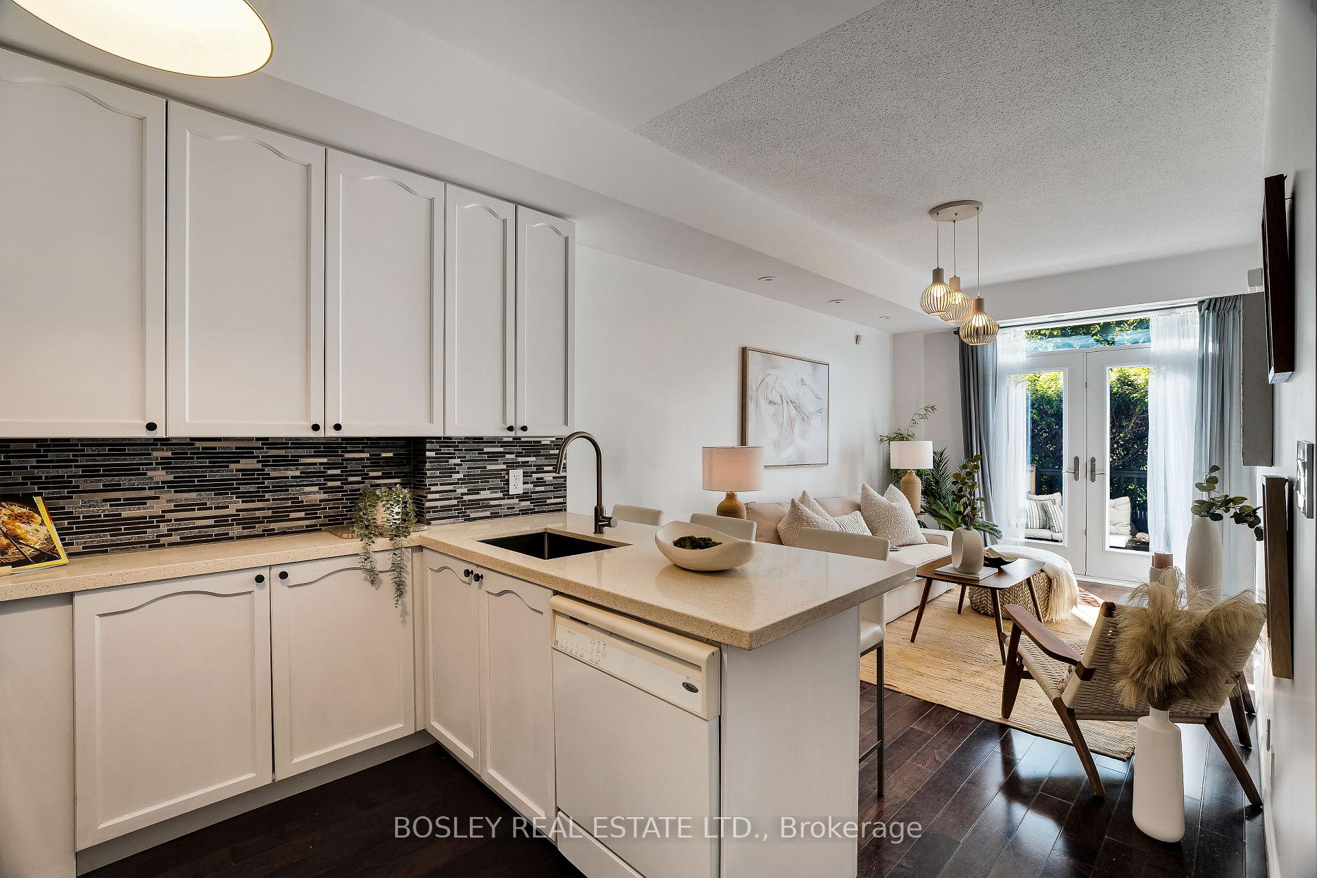 Photo 8 of Unit TH22, 80 Carr Street, Toronto, Kensington-Chinatown — HOMEH