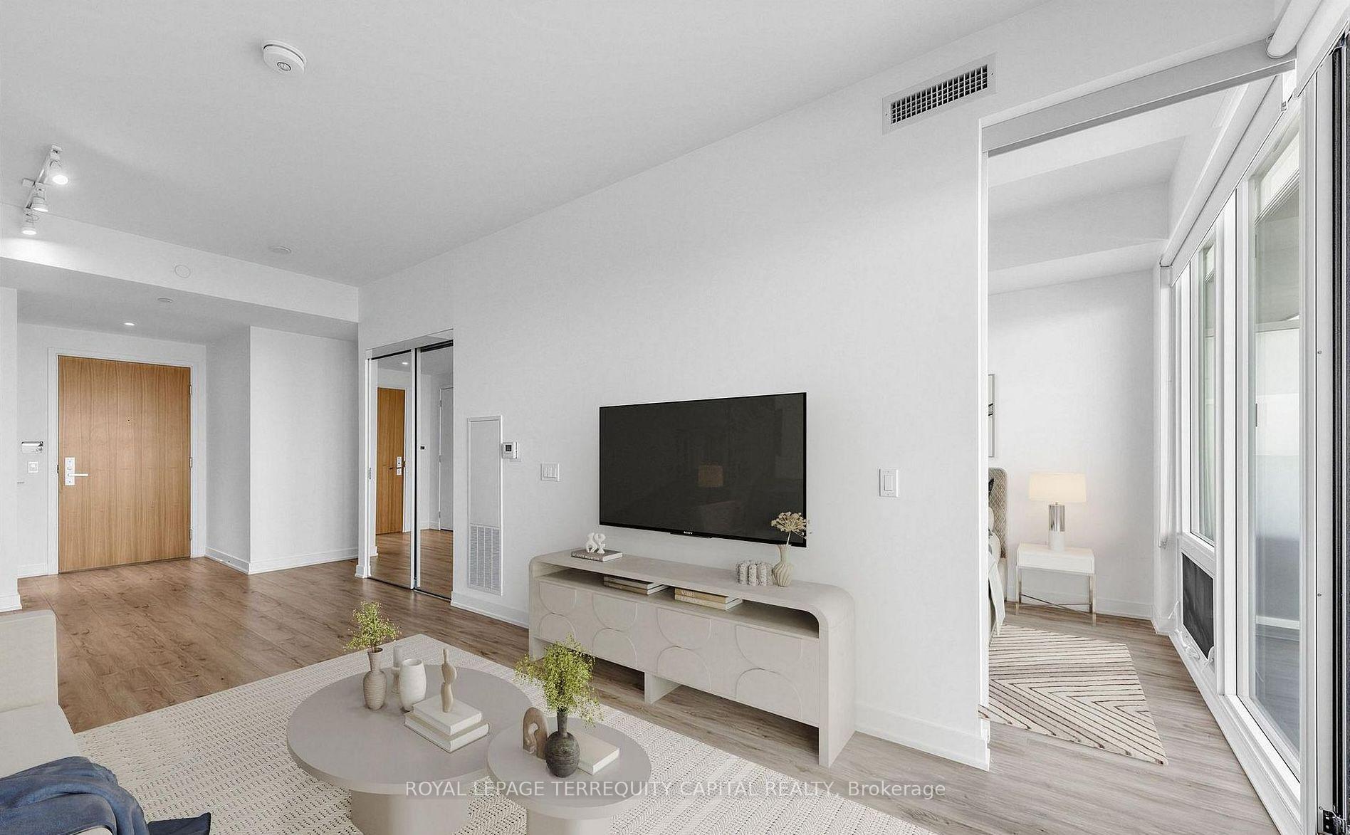Photo 7 of Unit 1901, 15 Queens Quay E, Toronto, Waterfront Communities — HOMEH