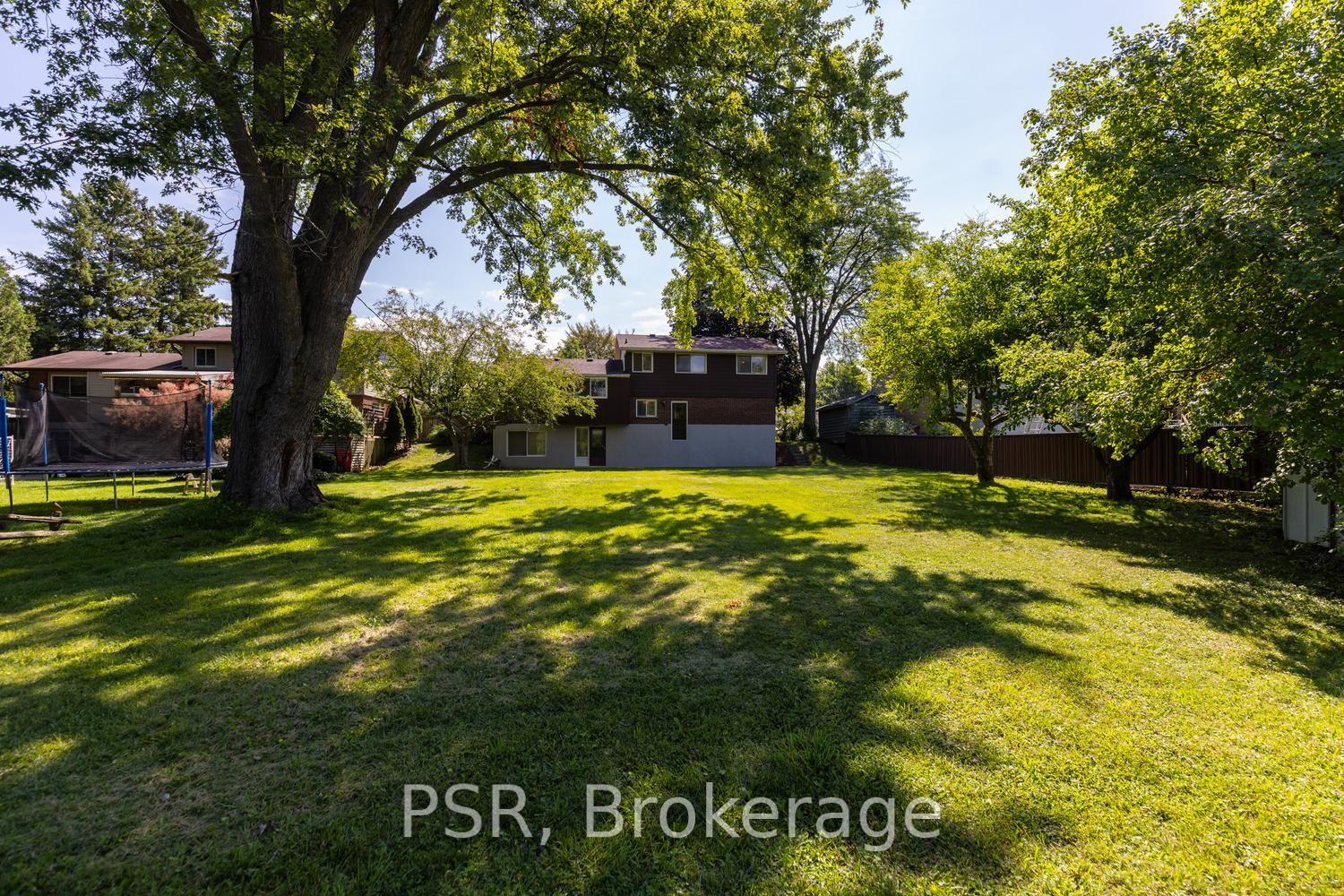 Photo 3 of 68 Halliwell Drive, Kitchener, Heritage Park - Kitchener — HOMEH
