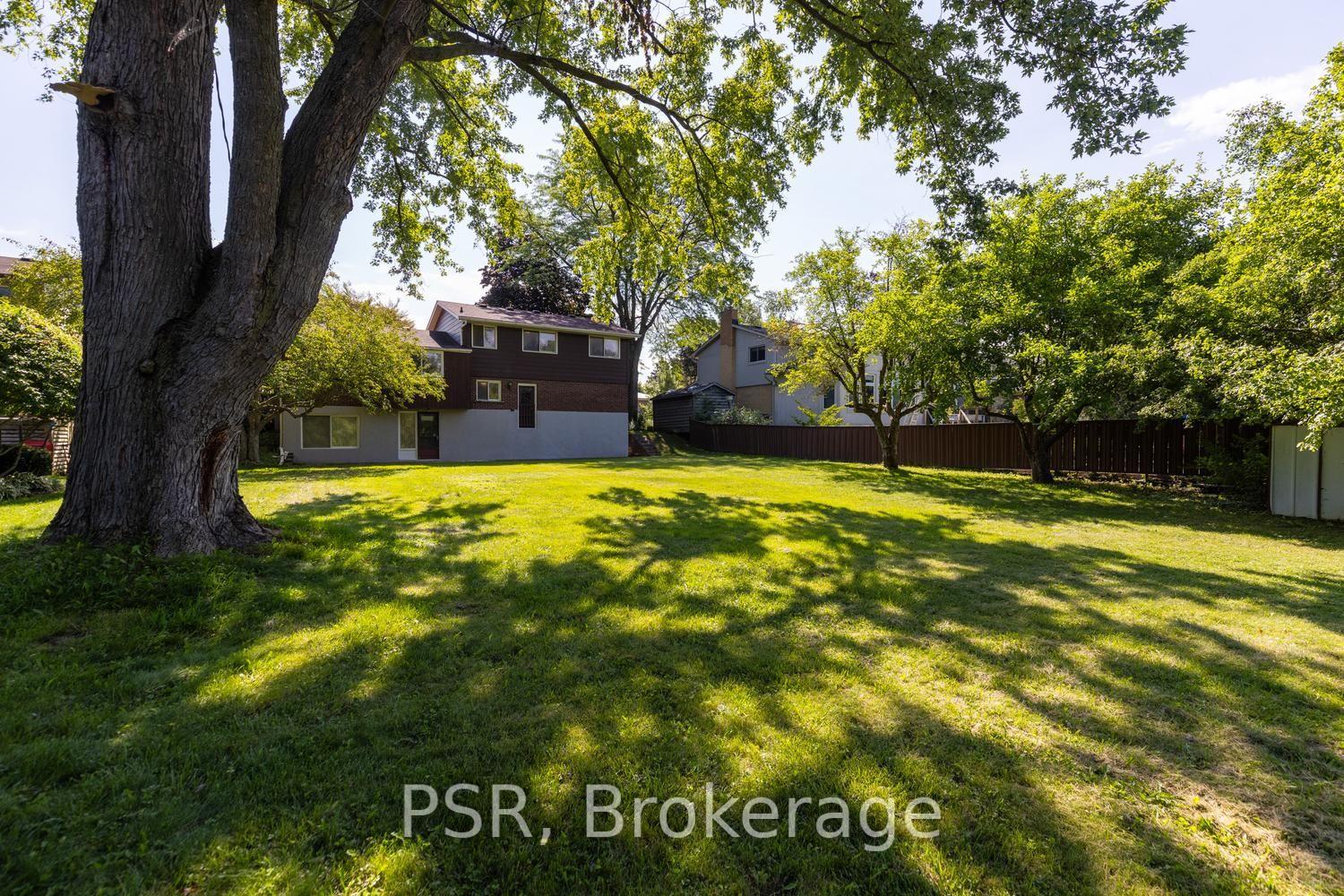 Photo 4 of 68 Halliwell Drive, Kitchener, Heritage Park - Kitchener — HOMEH