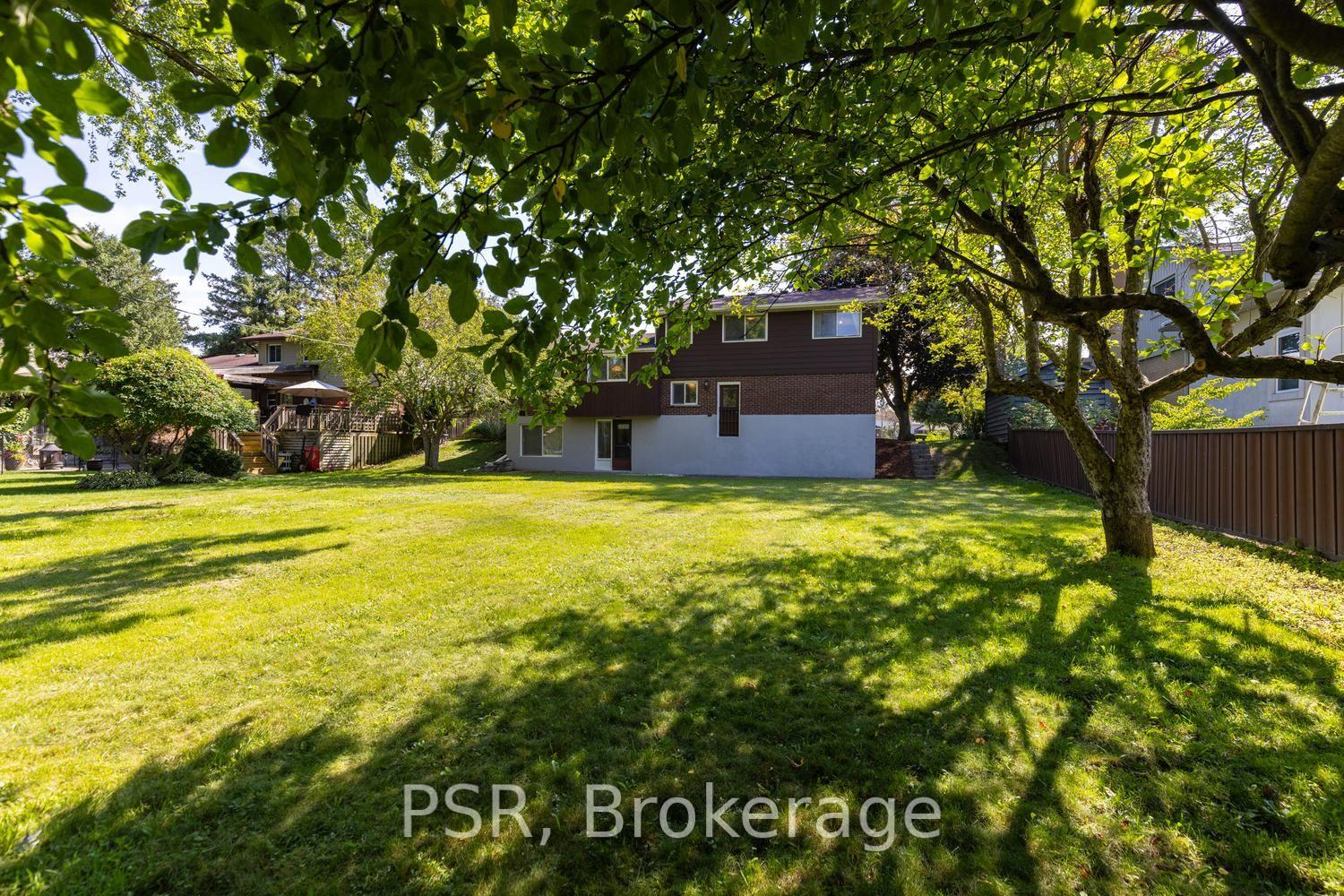 Photo 5 of 68 Halliwell Drive, Kitchener, Heritage Park - Kitchener — HOMEH