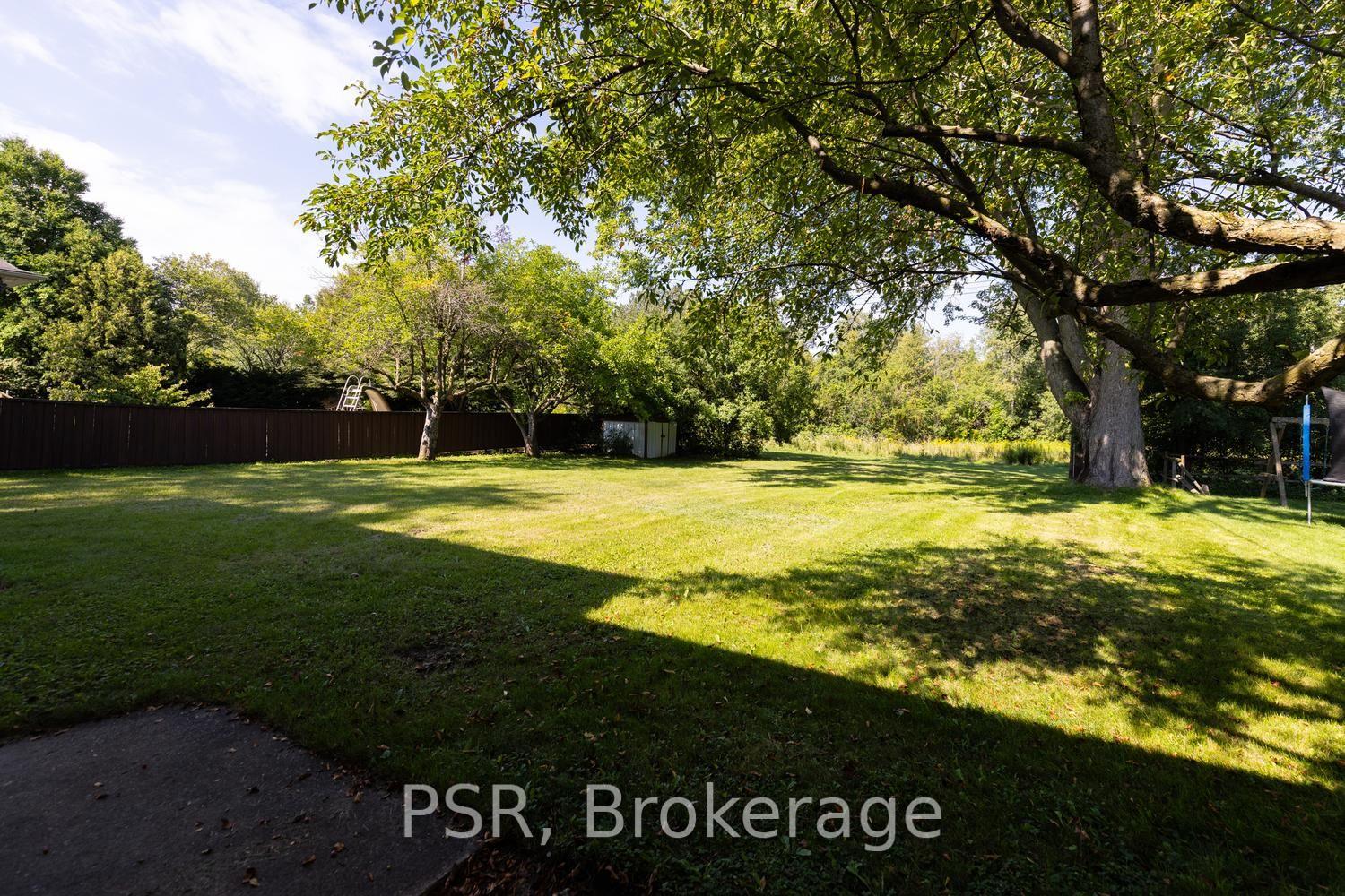 Photo 6 of 68 Halliwell Drive, Kitchener, Heritage Park - Kitchener — HOMEH