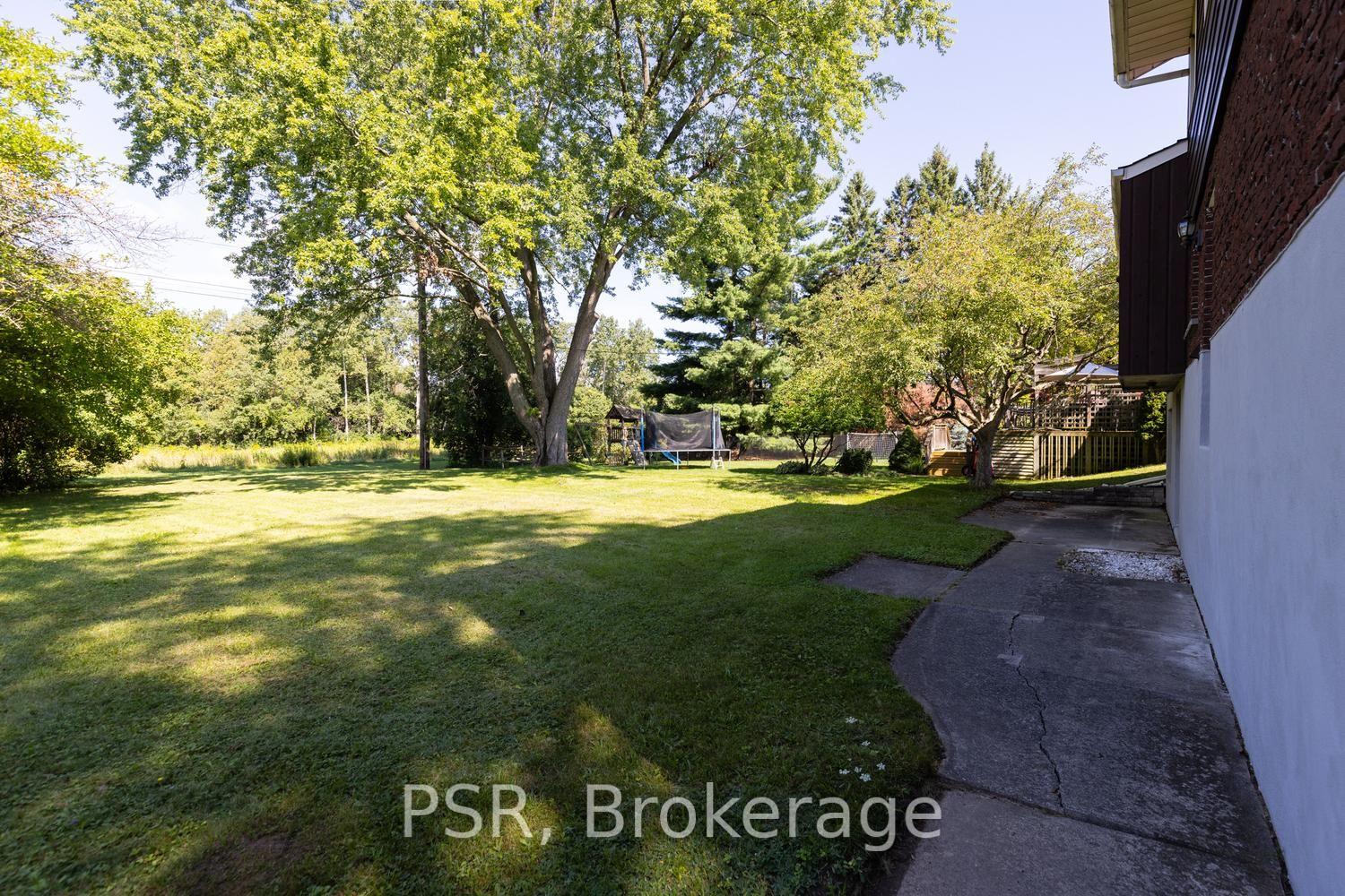 Photo 8 of 68 Halliwell Drive, Kitchener, Heritage Park - Kitchener — HOMEH