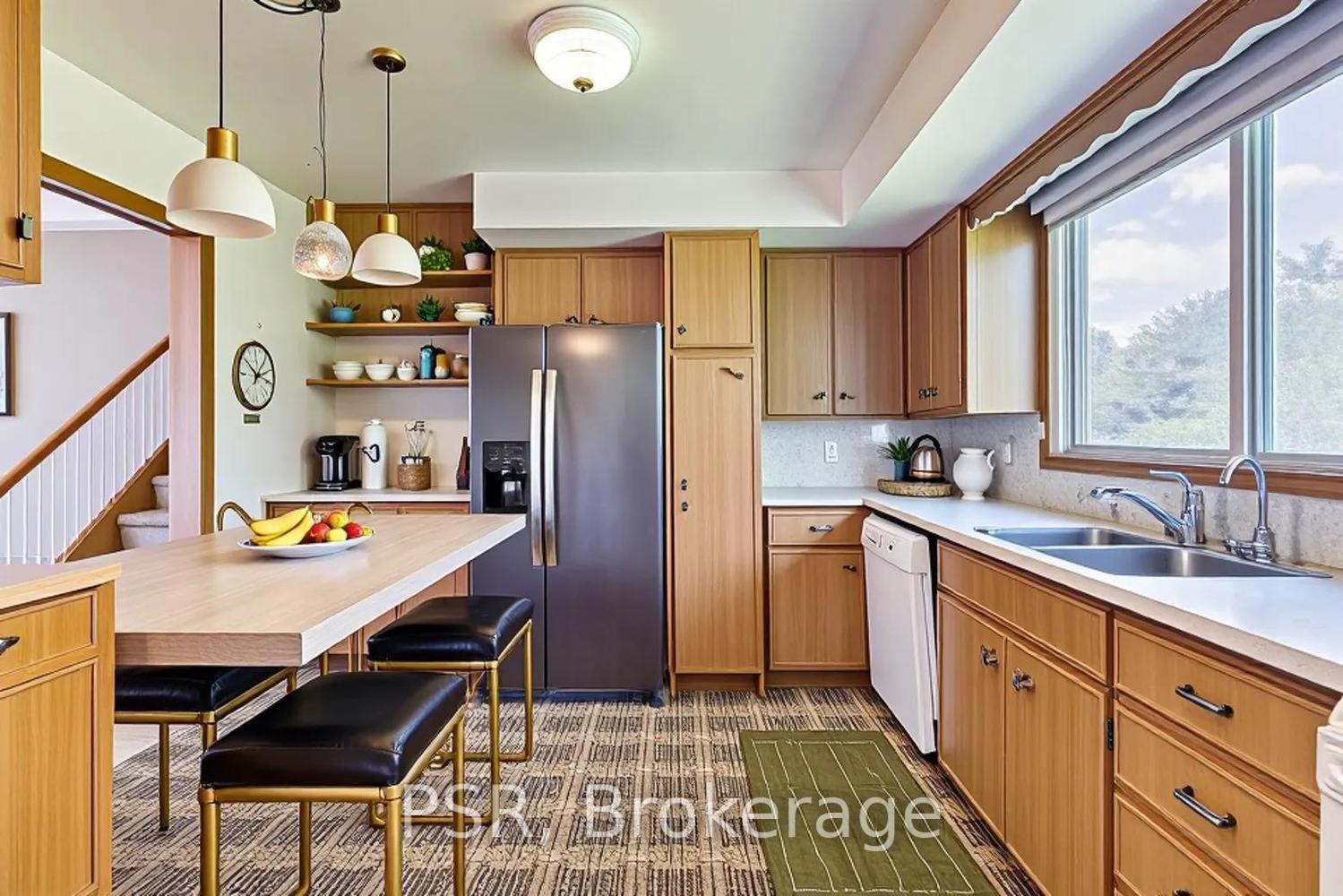Photo 12 of 68 Halliwell Drive, Kitchener, Heritage Park - Kitchener — HOMEH