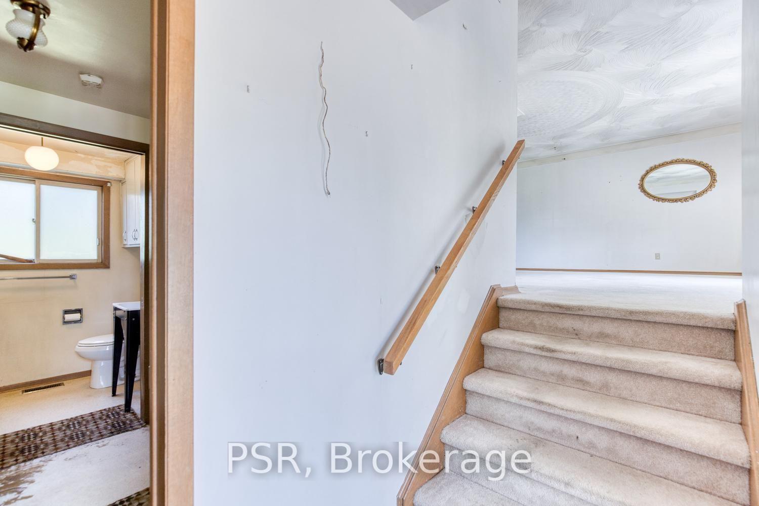 Photo 22 of 68 Halliwell Drive, Kitchener, Heritage Park - Kitchener — HOMEH