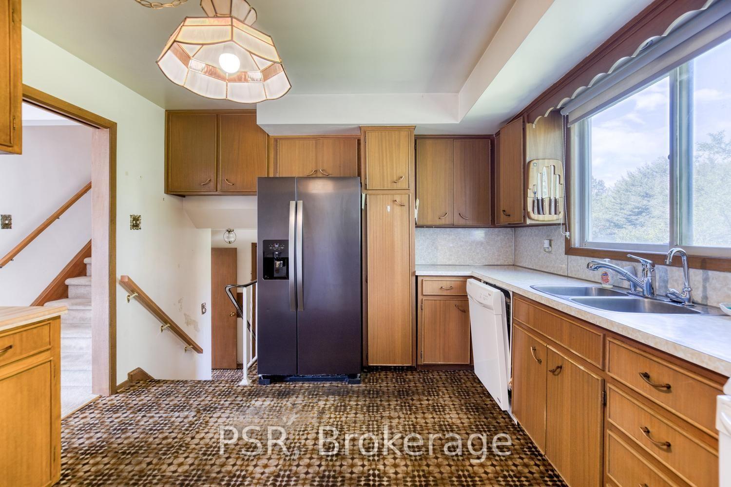 Photo 26 of 68 Halliwell Drive, Kitchener, Heritage Park - Kitchener — HOMEH