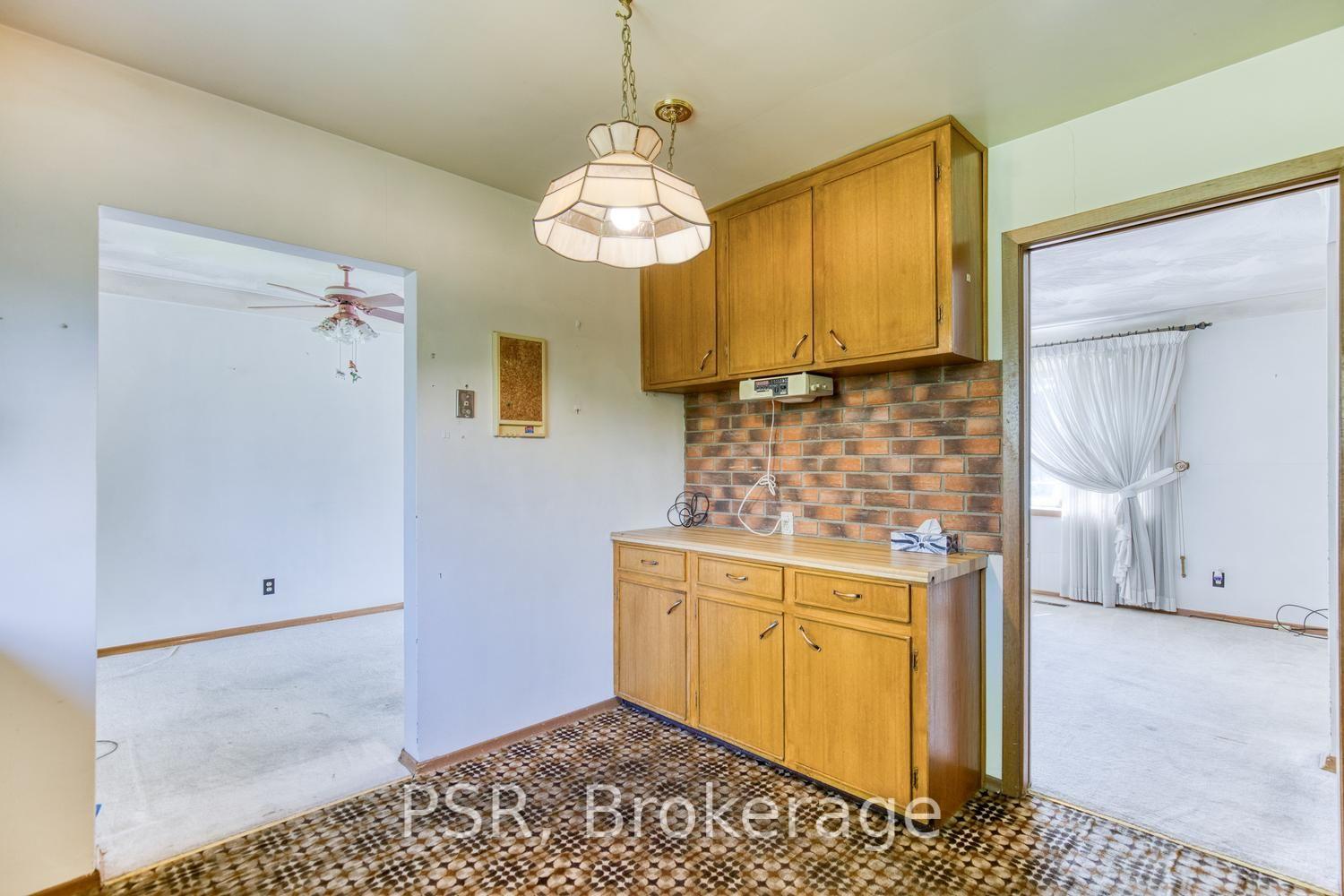 Photo 28 of 68 Halliwell Drive, Kitchener, Heritage Park - Kitchener — HOMEH