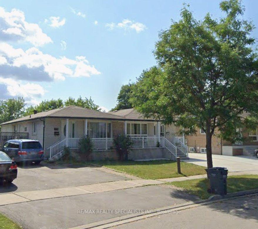 Photo 1 of 7464 Discus Crescent, Mississauga, Malton — HOMEH