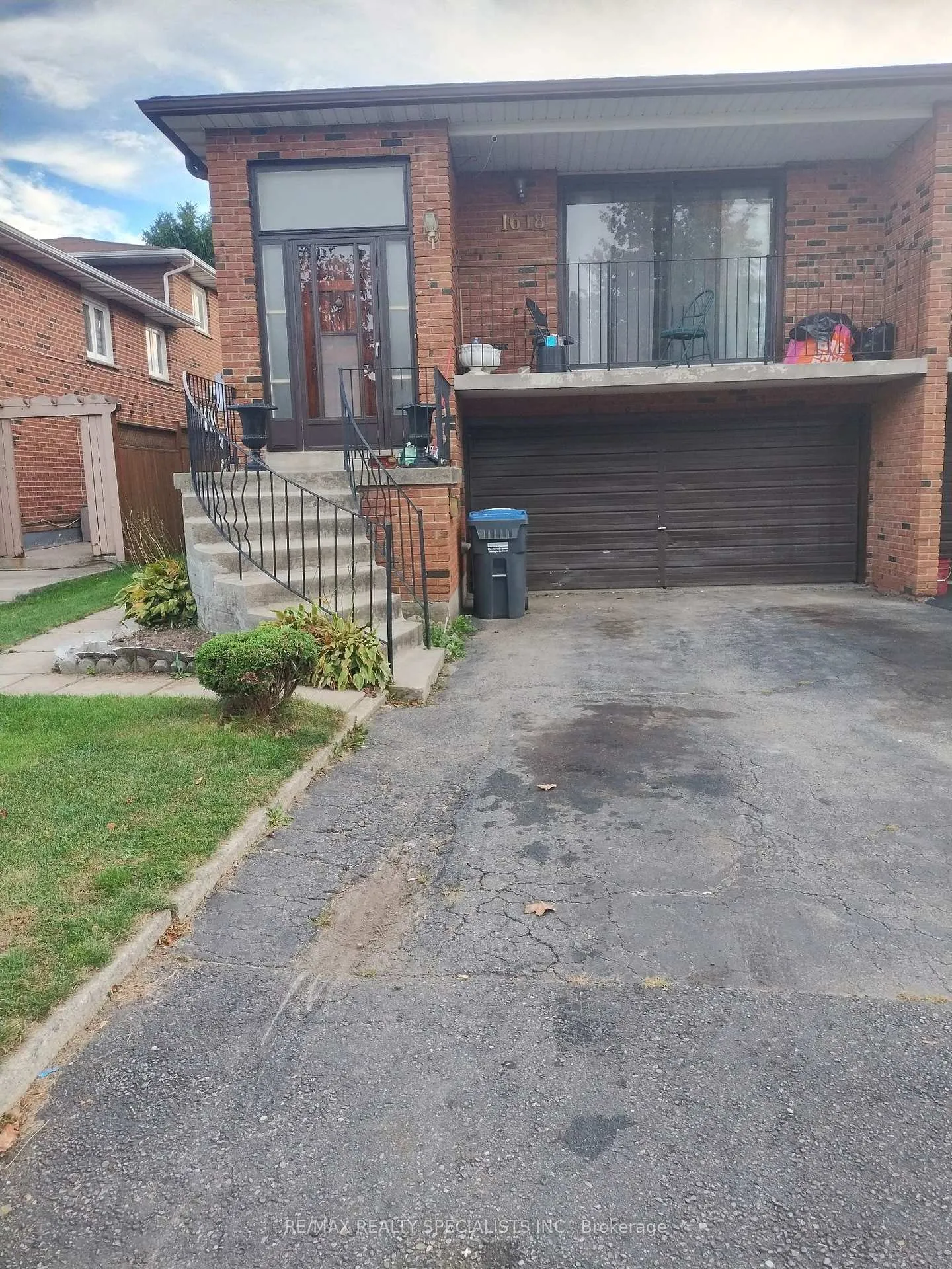 Front of Unit (MAIN FLR), 1618 Corkstone Glade