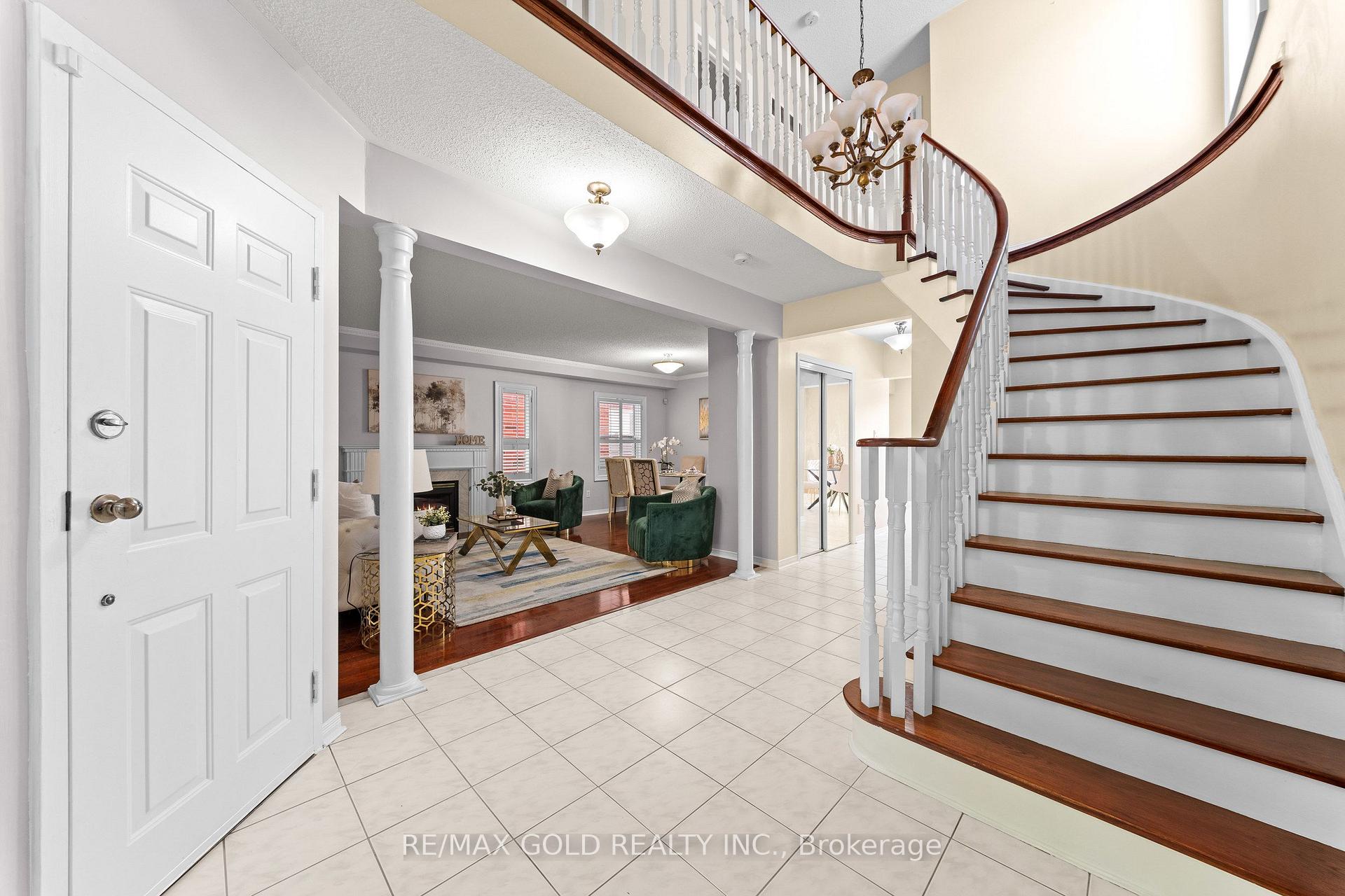 Photo 5 of 21 Pacific Wind Crescent, Brampton, Sandringham-Wellington — HOMEH
