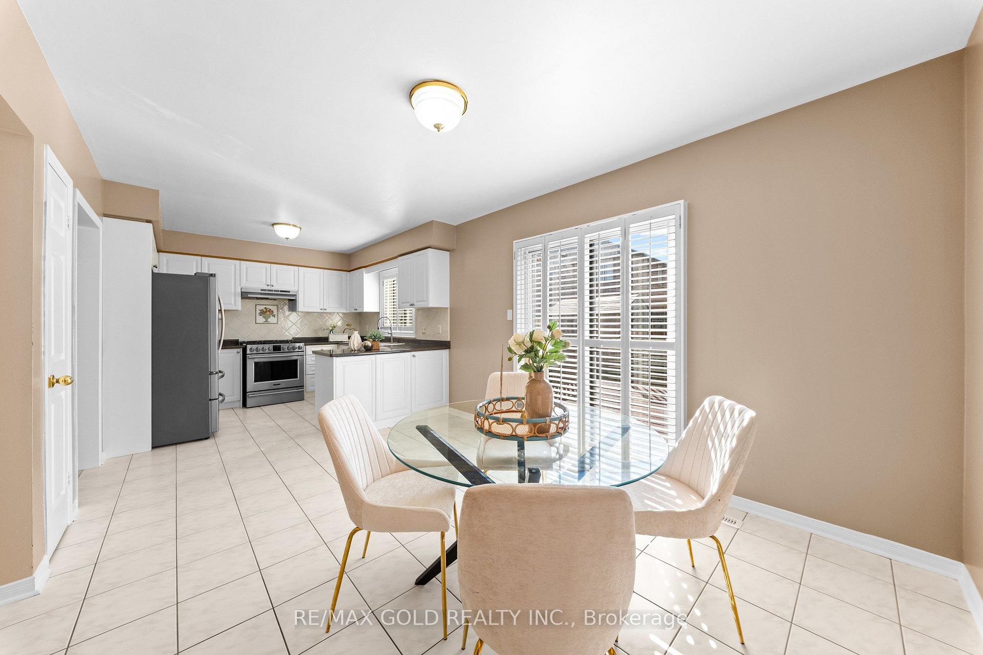 Photo 14 of 21 Pacific Wind Crescent, Brampton, Sandringham-Wellington — HOMEH