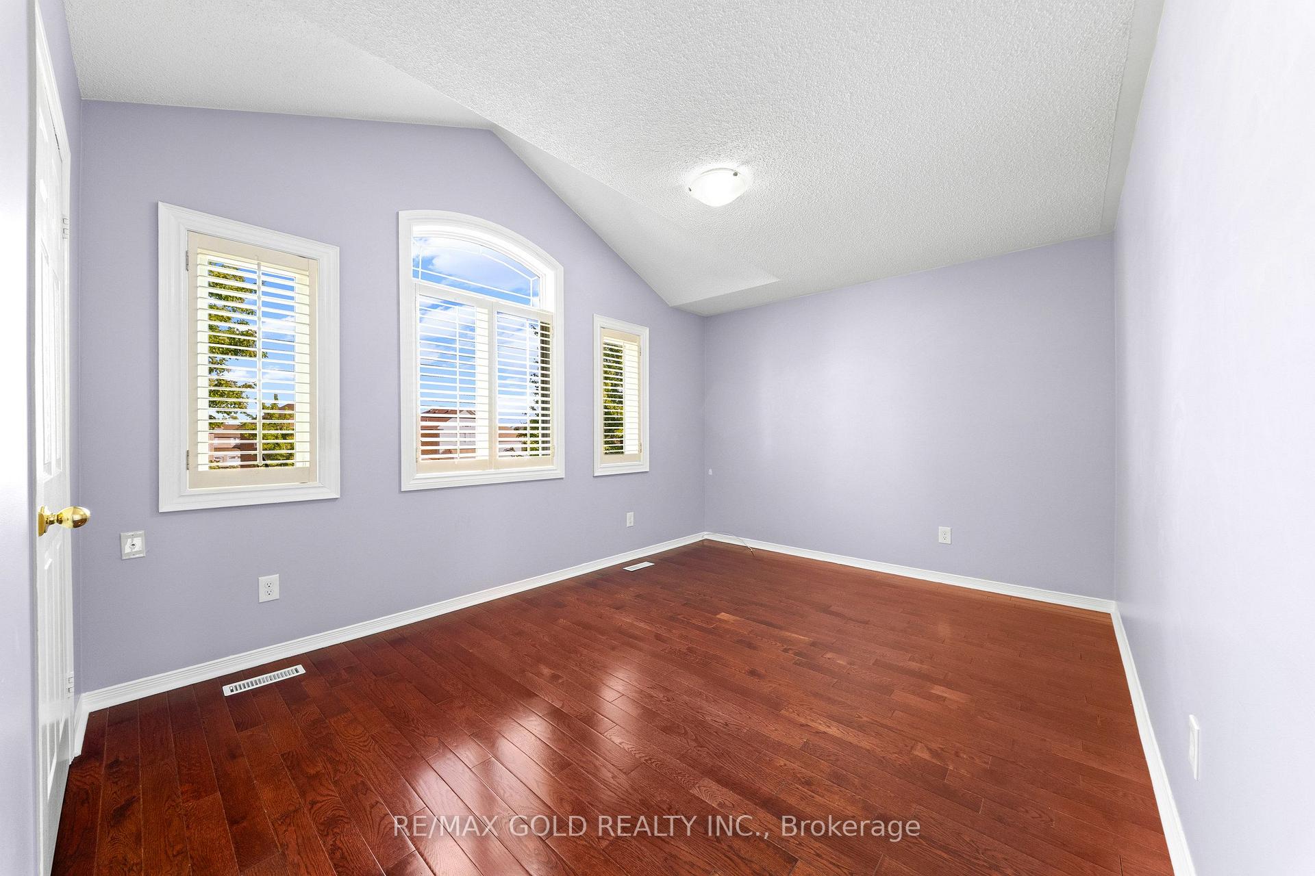Photo 23 of 21 Pacific Wind Crescent, Brampton, Sandringham-Wellington — HOMEH
