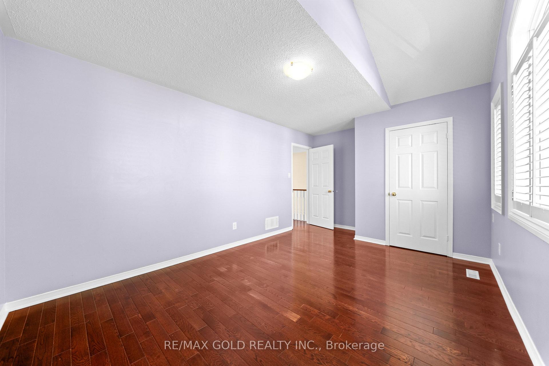 Photo 24 of 21 Pacific Wind Crescent, Brampton, Sandringham-Wellington — HOMEH