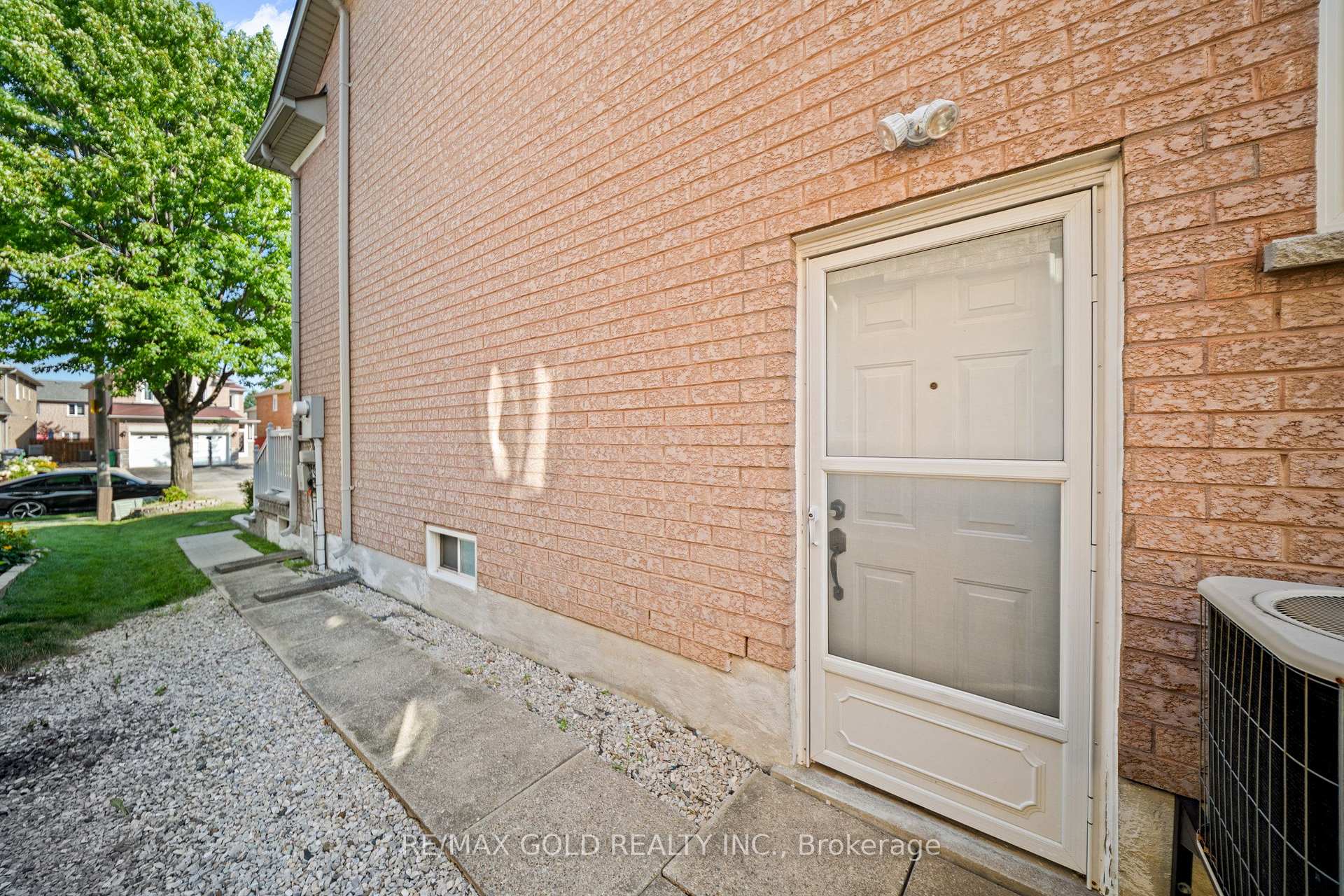 Photo 31 of 21 Pacific Wind Crescent, Brampton, Sandringham-Wellington — HOMEH