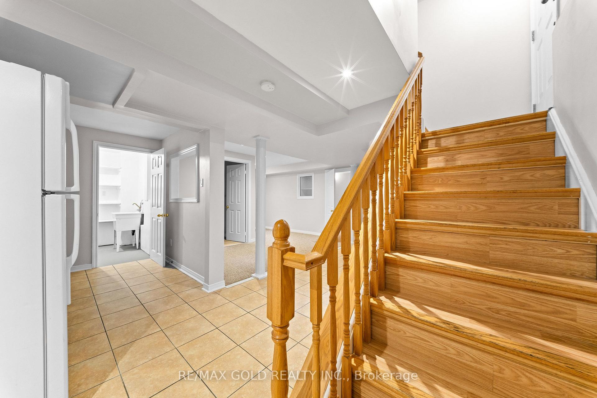 Photo 32 of 21 Pacific Wind Crescent, Brampton, Sandringham-Wellington — HOMEH