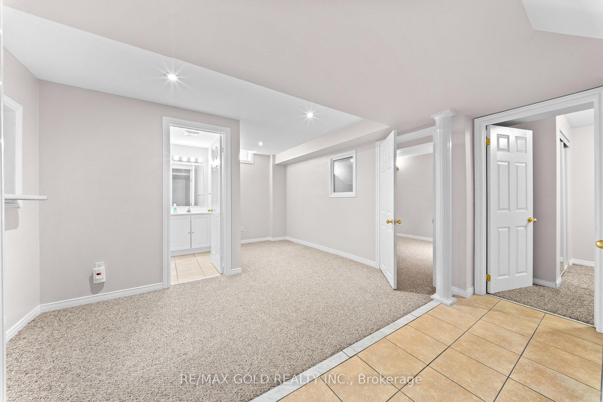 Photo 36 of 21 Pacific Wind Crescent, Brampton, Sandringham-Wellington — HOMEH