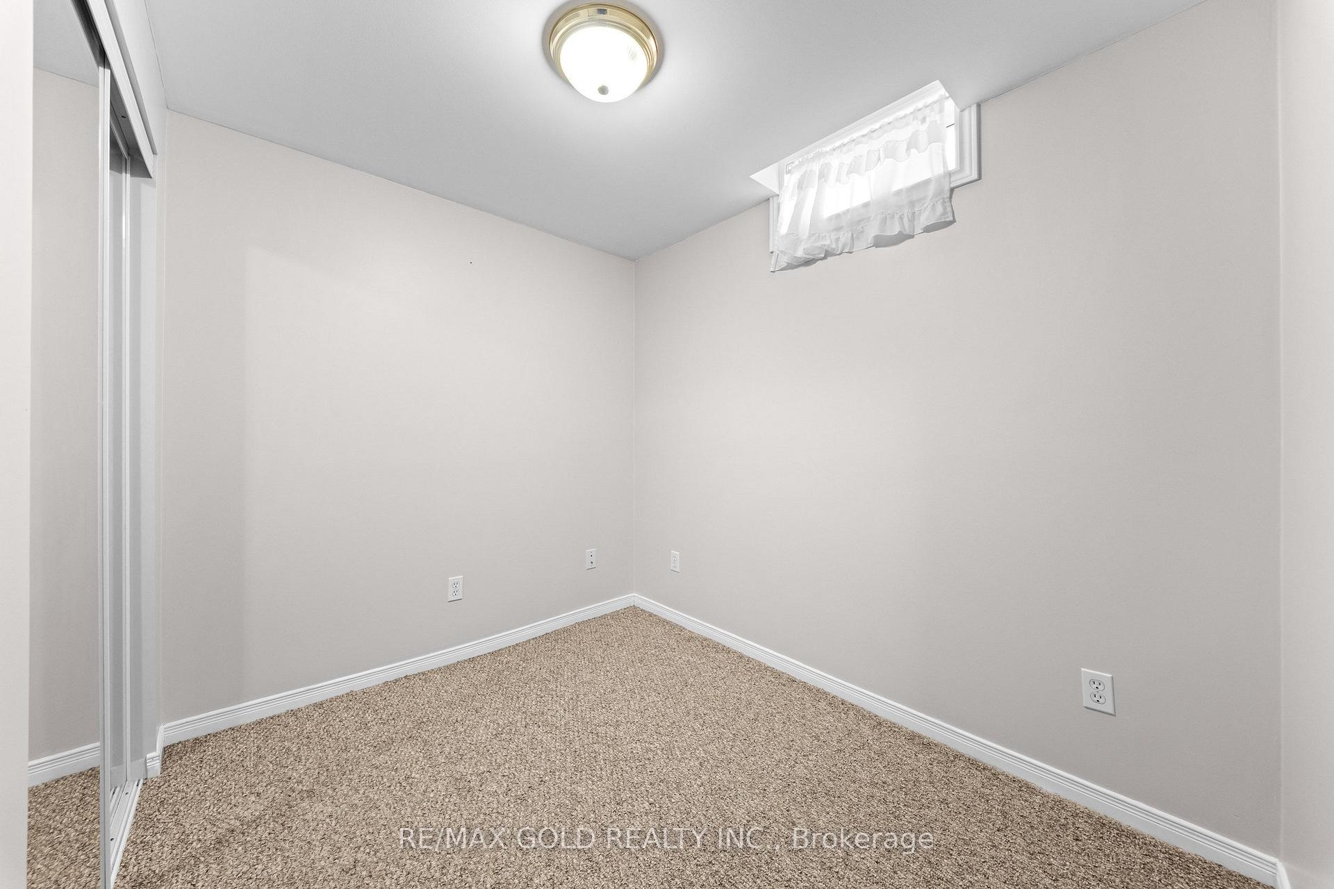 Photo 37 of 21 Pacific Wind Crescent, Brampton, Sandringham-Wellington — HOMEH