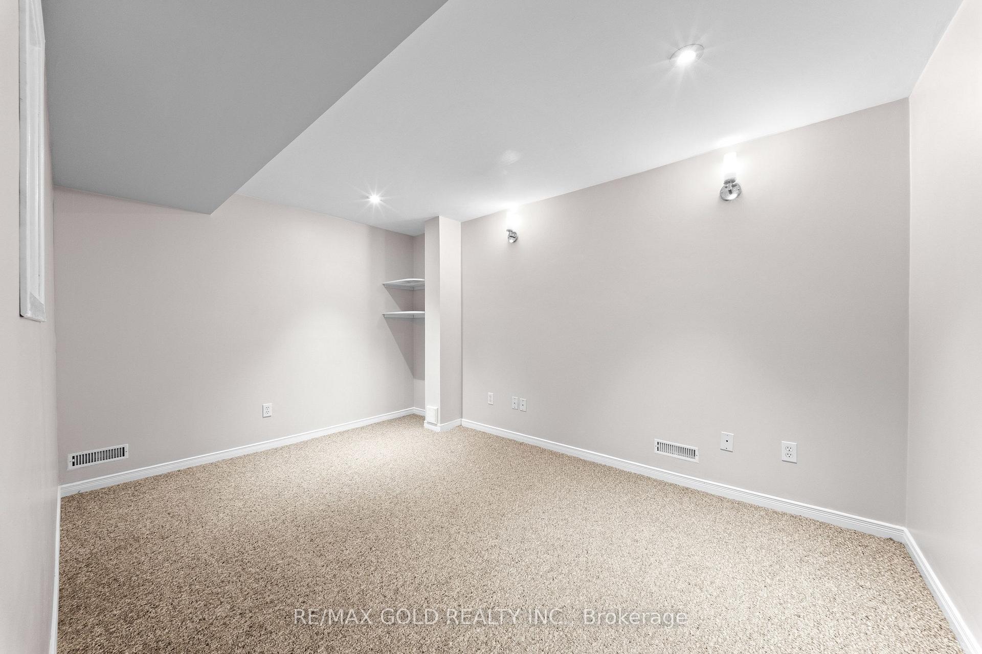 Photo 38 of 21 Pacific Wind Crescent, Brampton, Sandringham-Wellington — HOMEH