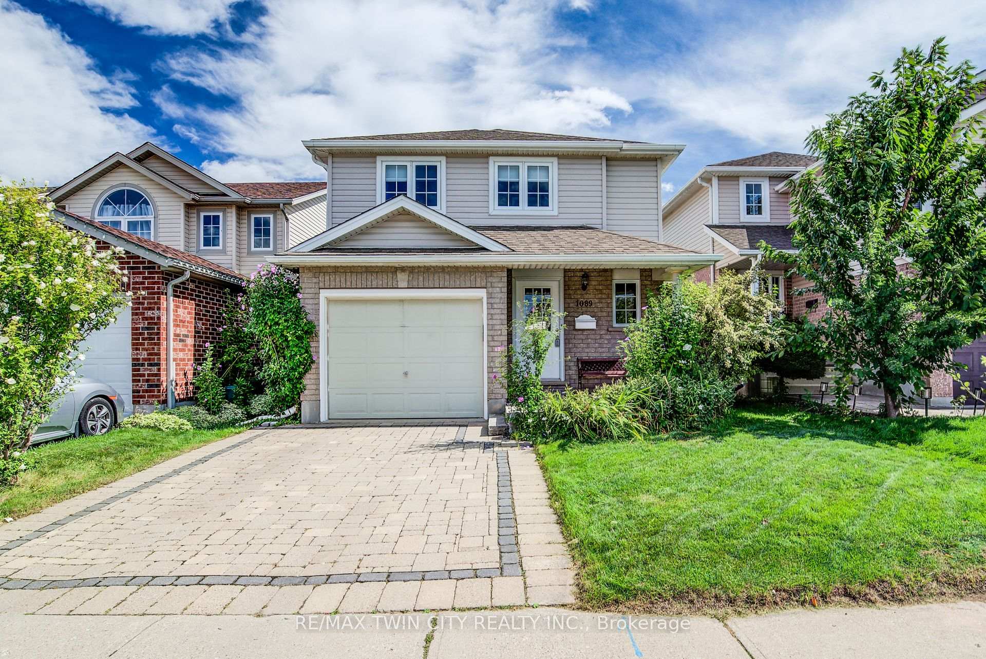 Photo 2 of 1089 Copper Leaf Crescent, Kitchener, Trussler — HOMEH