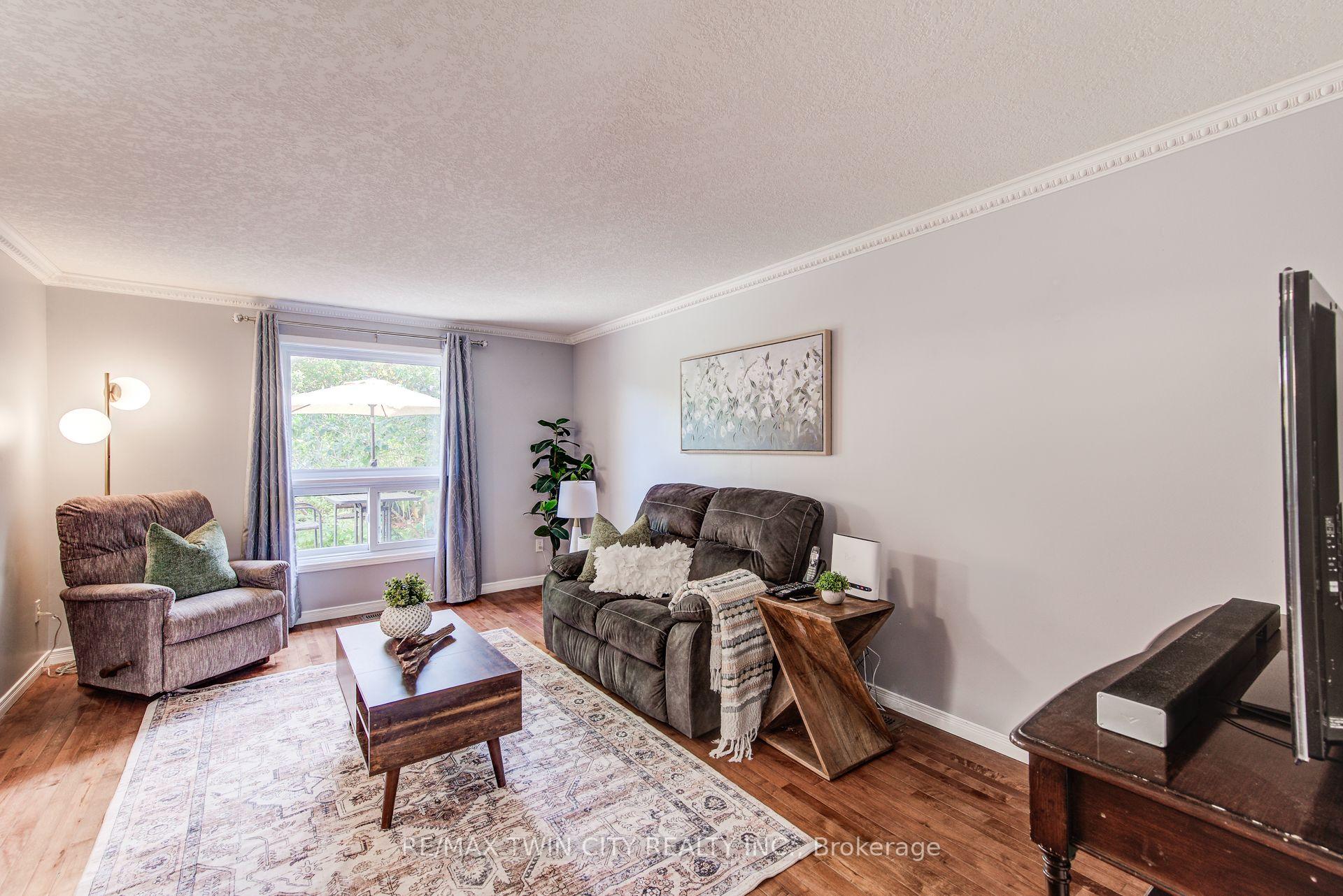Photo 5 of 1089 Copper Leaf Crescent, Kitchener, Trussler — HOMEH