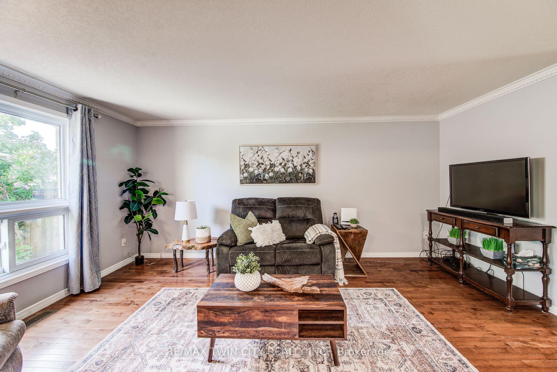Photo 6 of 1089 Copper Leaf Crescent, Kitchener, Trussler — HOMEH
