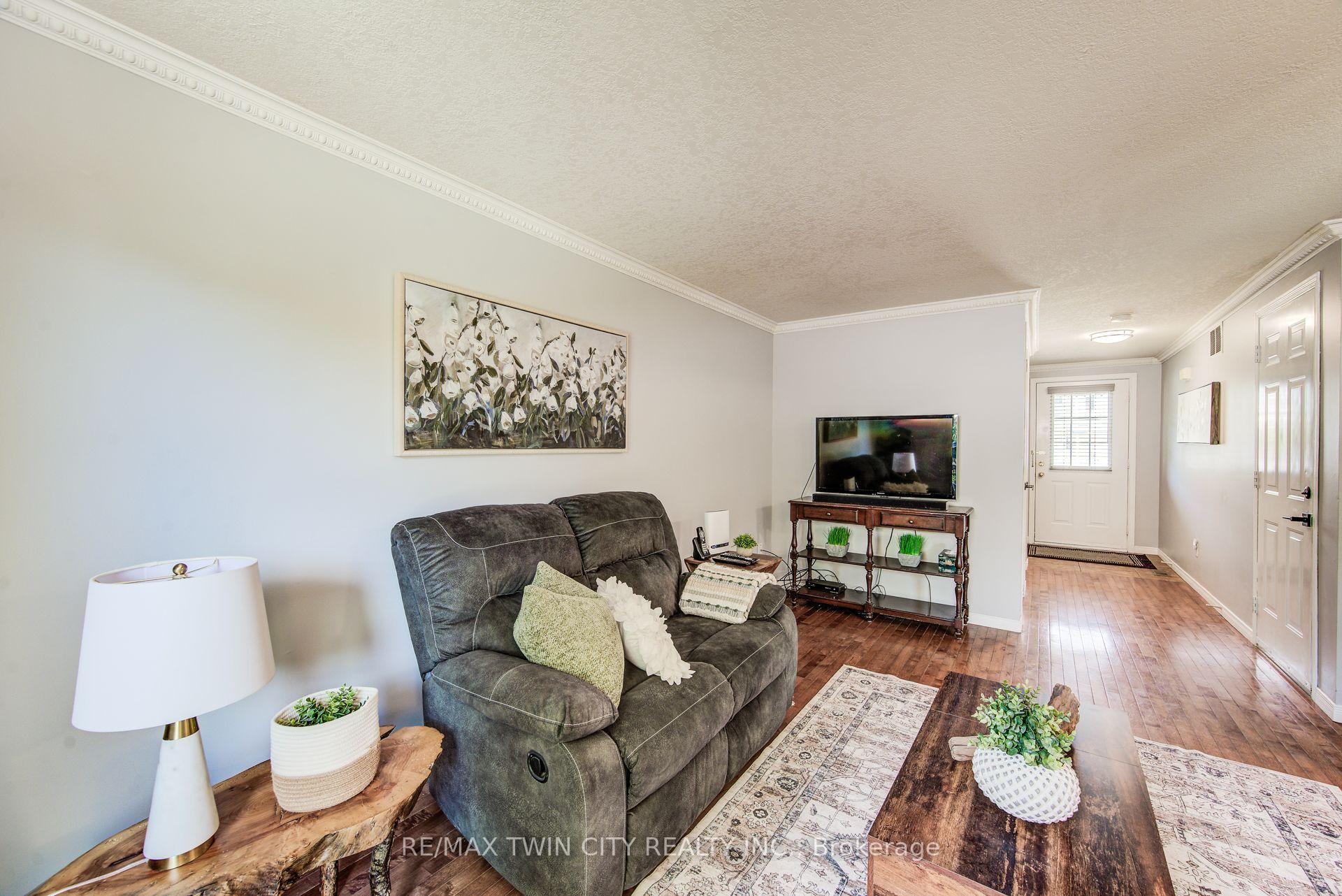 Photo 7 of 1089 Copper Leaf Crescent, Kitchener, Trussler — HOMEH