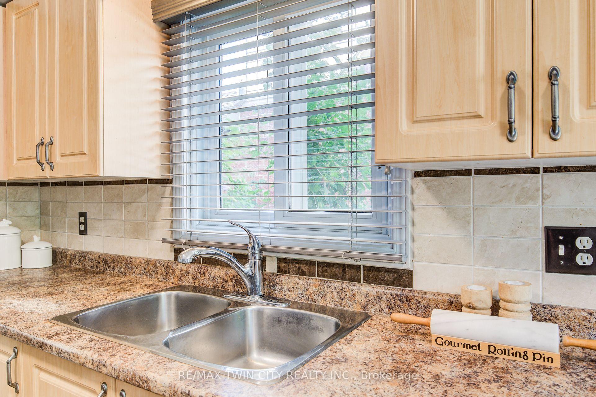 Photo 11 of 1089 Copper Leaf Crescent, Kitchener, Trussler — HOMEH