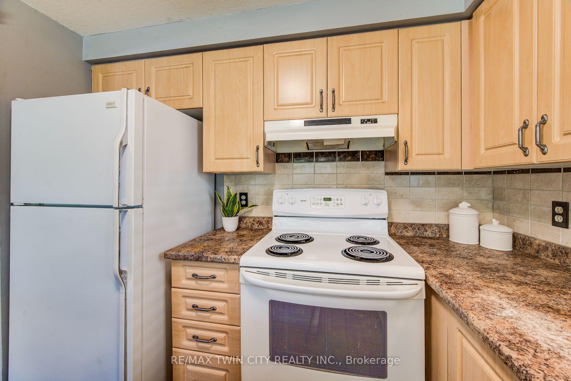 Photo 12 of 1089 Copper Leaf Crescent, Kitchener, Trussler — HOMEH