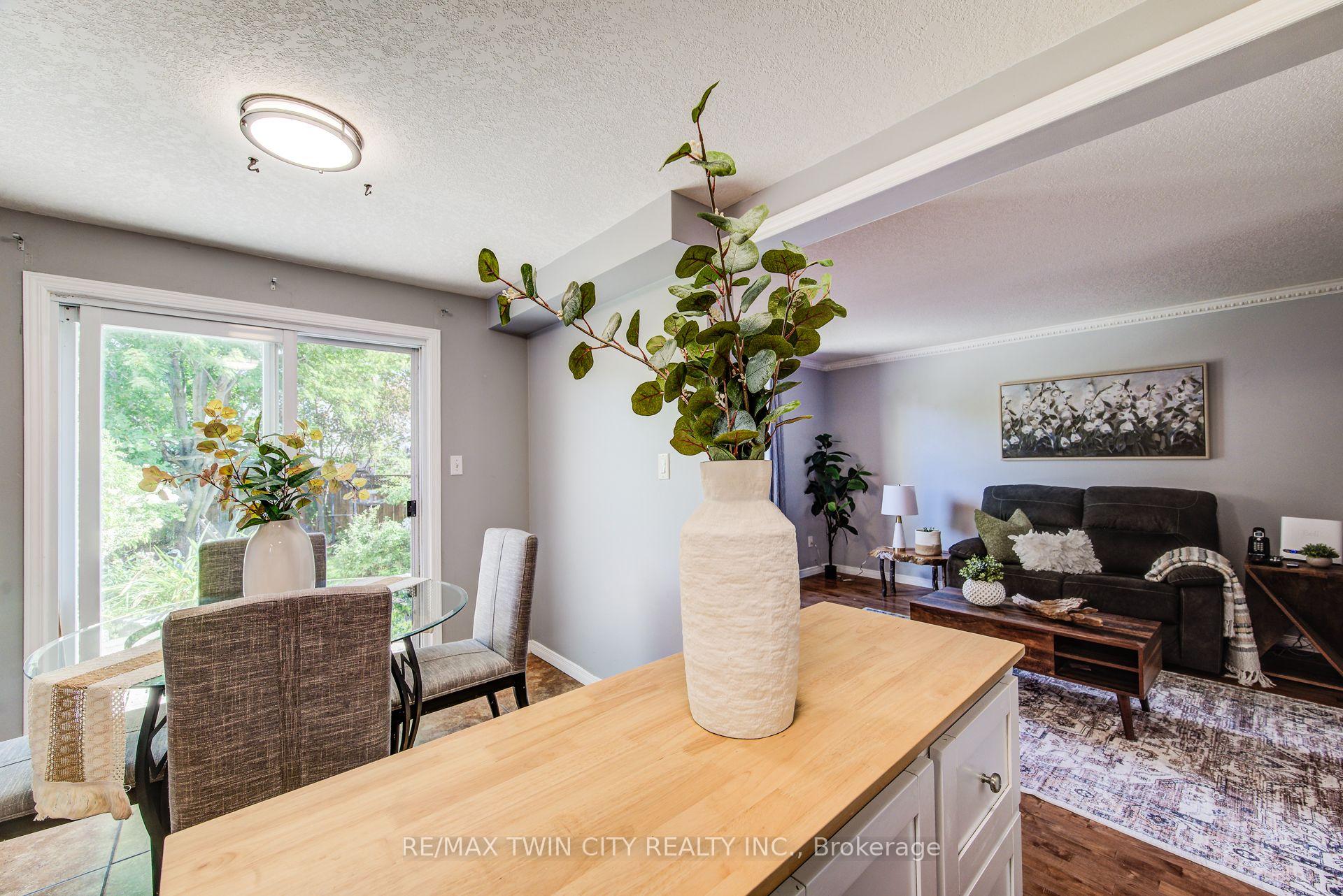 Photo 13 of 1089 Copper Leaf Crescent, Kitchener, Trussler — HOMEH