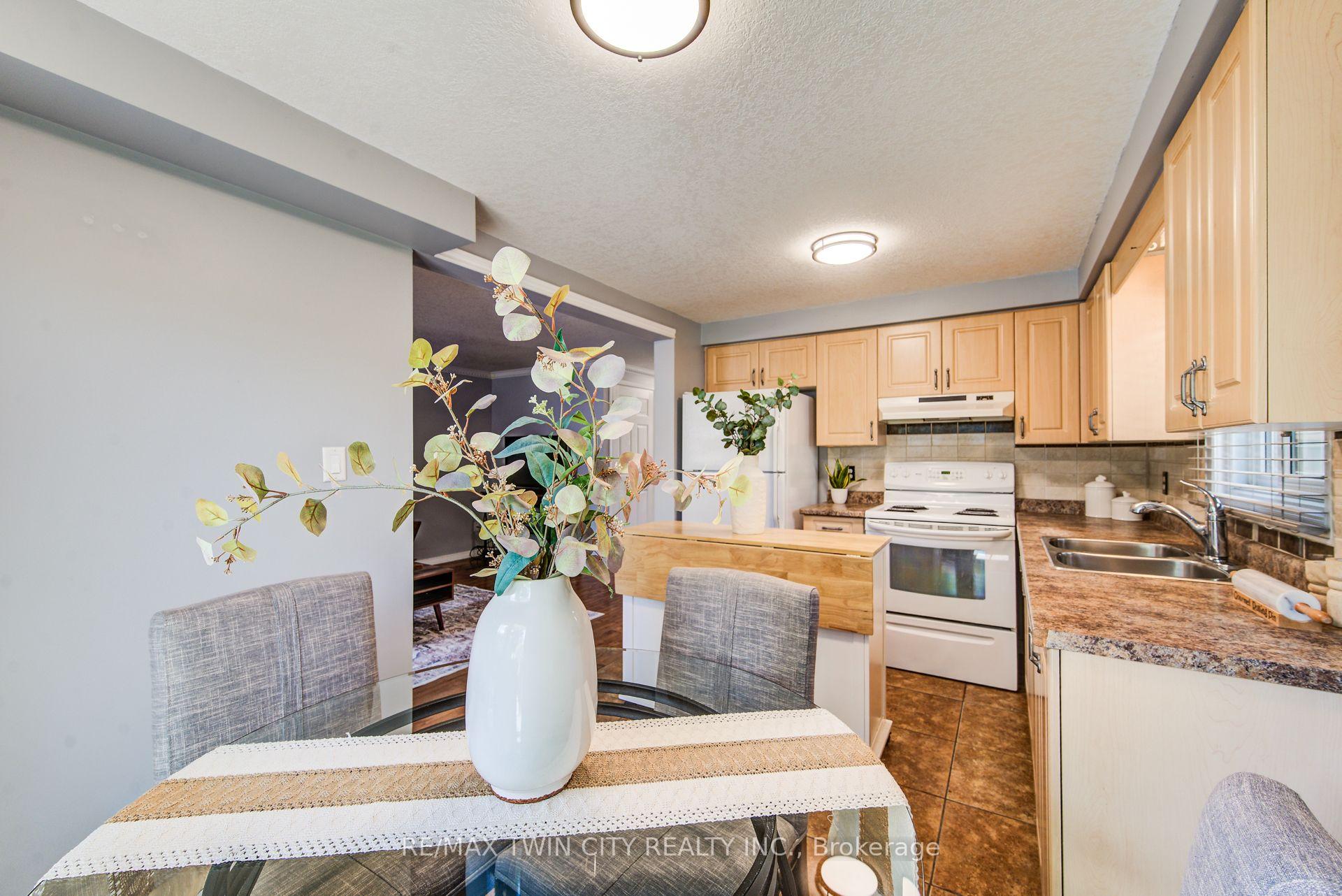 Photo 15 of 1089 Copper Leaf Crescent, Kitchener, Trussler — HOMEH
