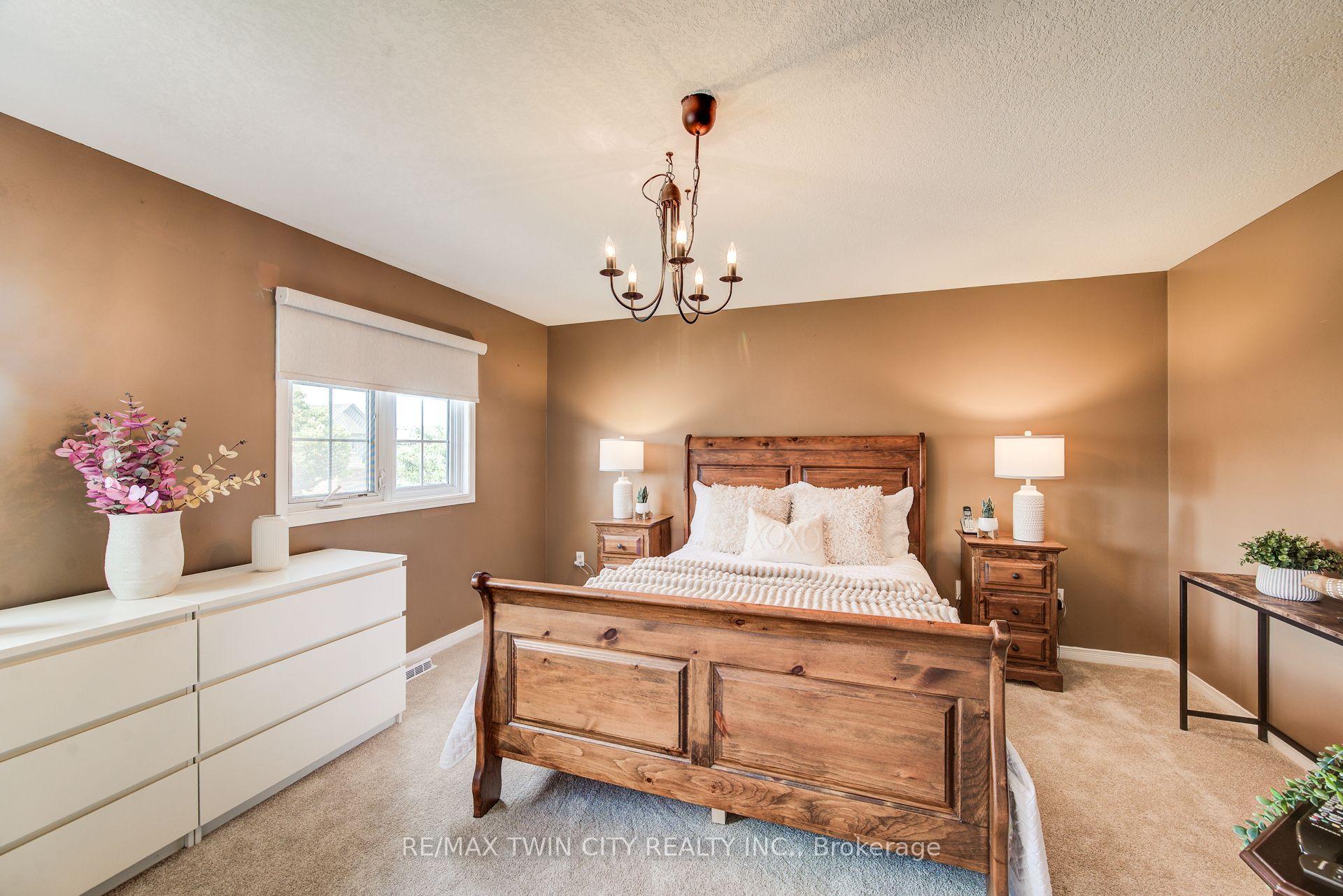 Photo 16 of 1089 Copper Leaf Crescent, Kitchener, Trussler — HOMEH