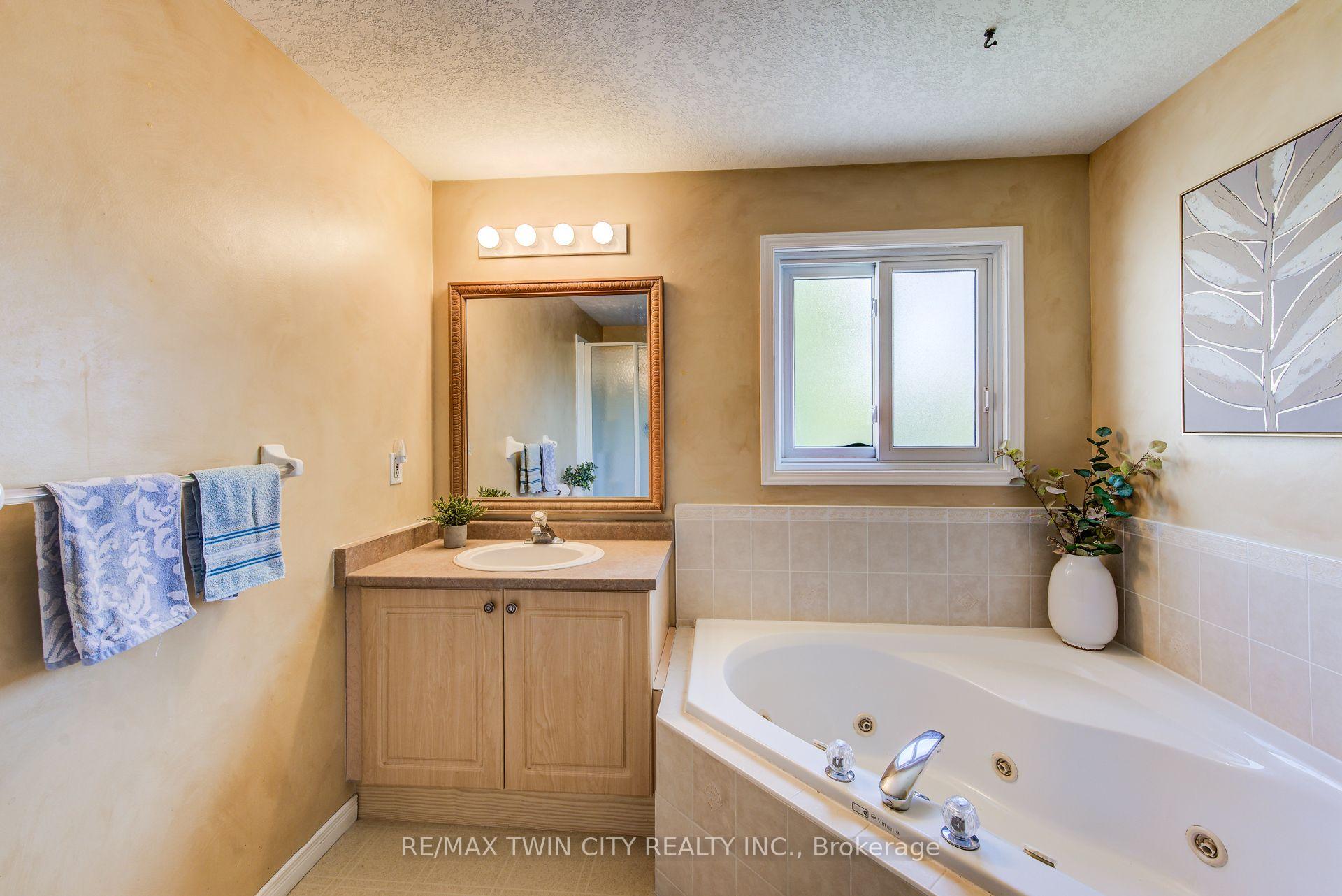 Photo 21 of 1089 Copper Leaf Crescent, Kitchener, Trussler — HOMEH