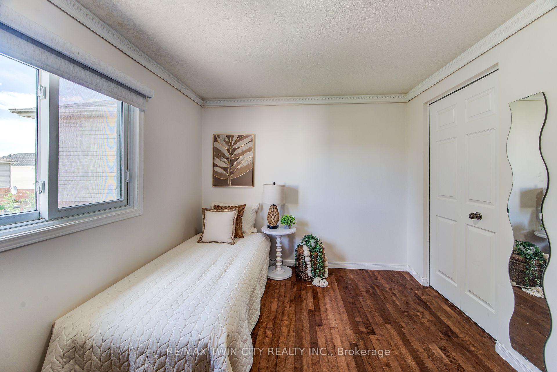 Photo 23 of 1089 Copper Leaf Crescent, Kitchener, Trussler — HOMEH