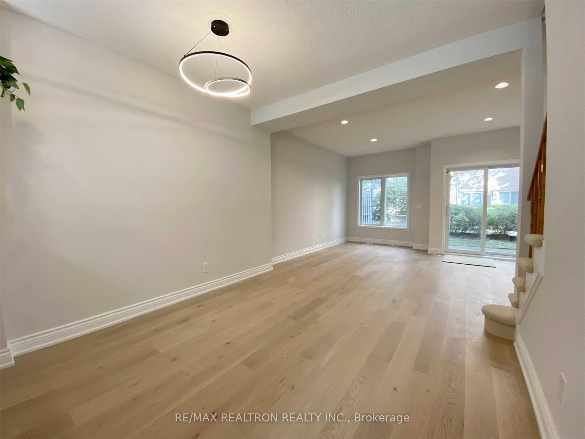 Photo 8 of Unit 13A, 1 Alpen Way, Markham, Unionville — HOMEH
