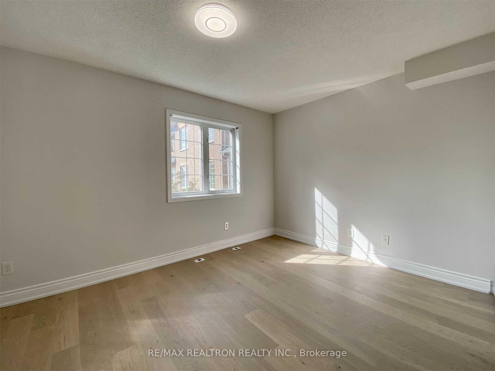 Photo 12 of Unit 13A, 1 Alpen Way, Markham, Unionville — HOMEH