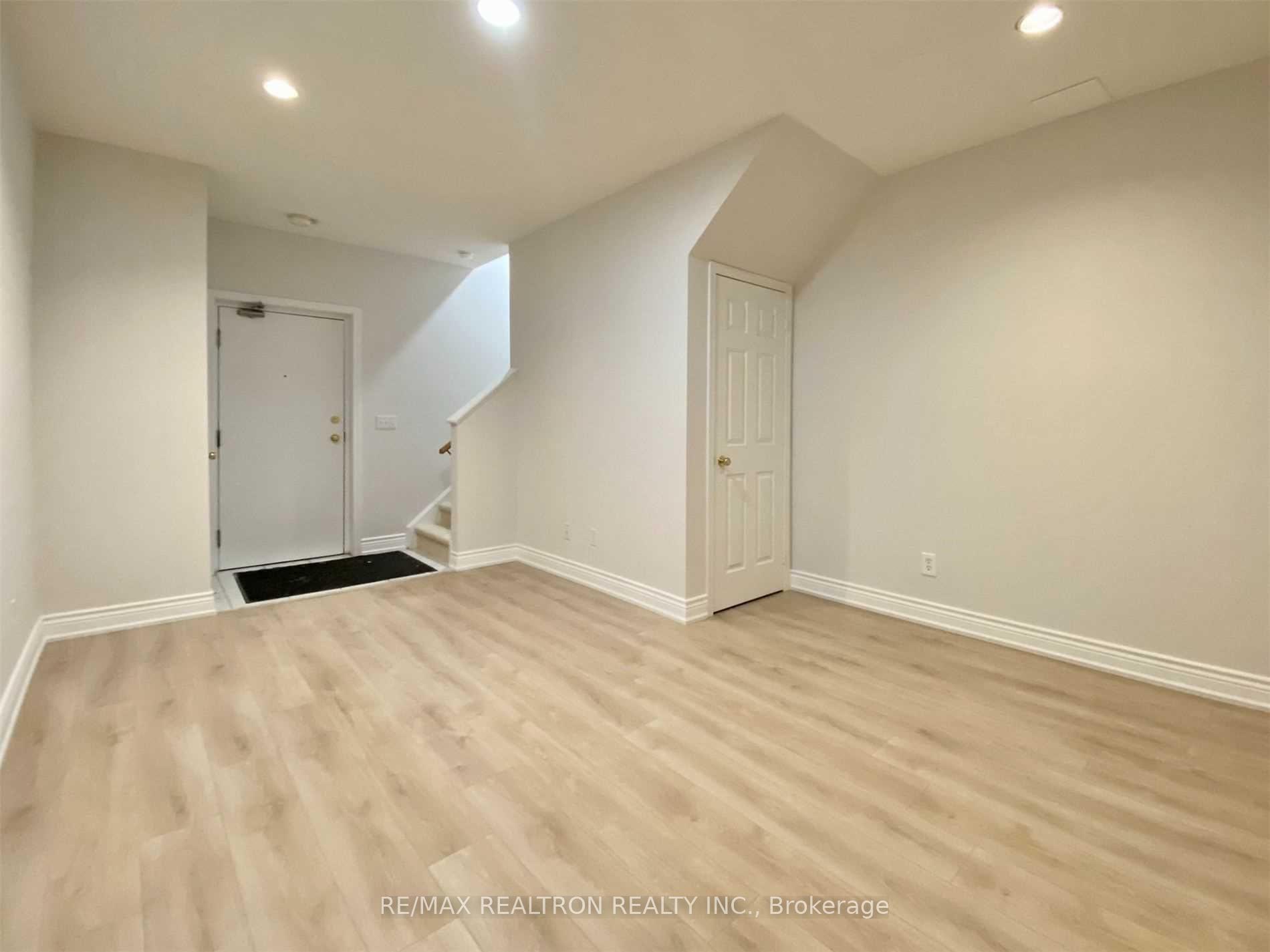 Photo 19 of Unit 13A, 1 Alpen Way, Markham, Unionville — HOMEH