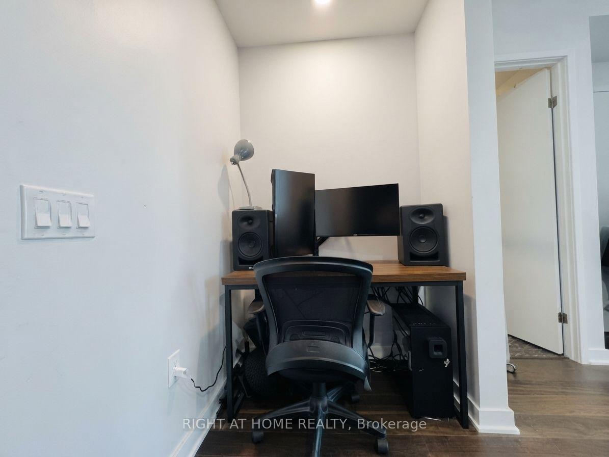 Photo 5 of Unit 1507, 115 Blue Jays Way, Toronto, Waterfront Communities — HOMEH