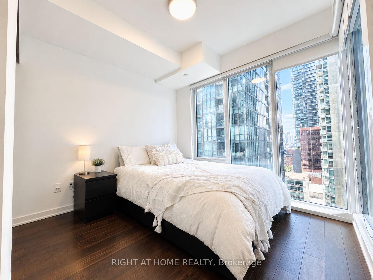 Photo 8 of Unit 1507, 115 Blue Jays Way, Toronto, Waterfront Communities — HOMEH