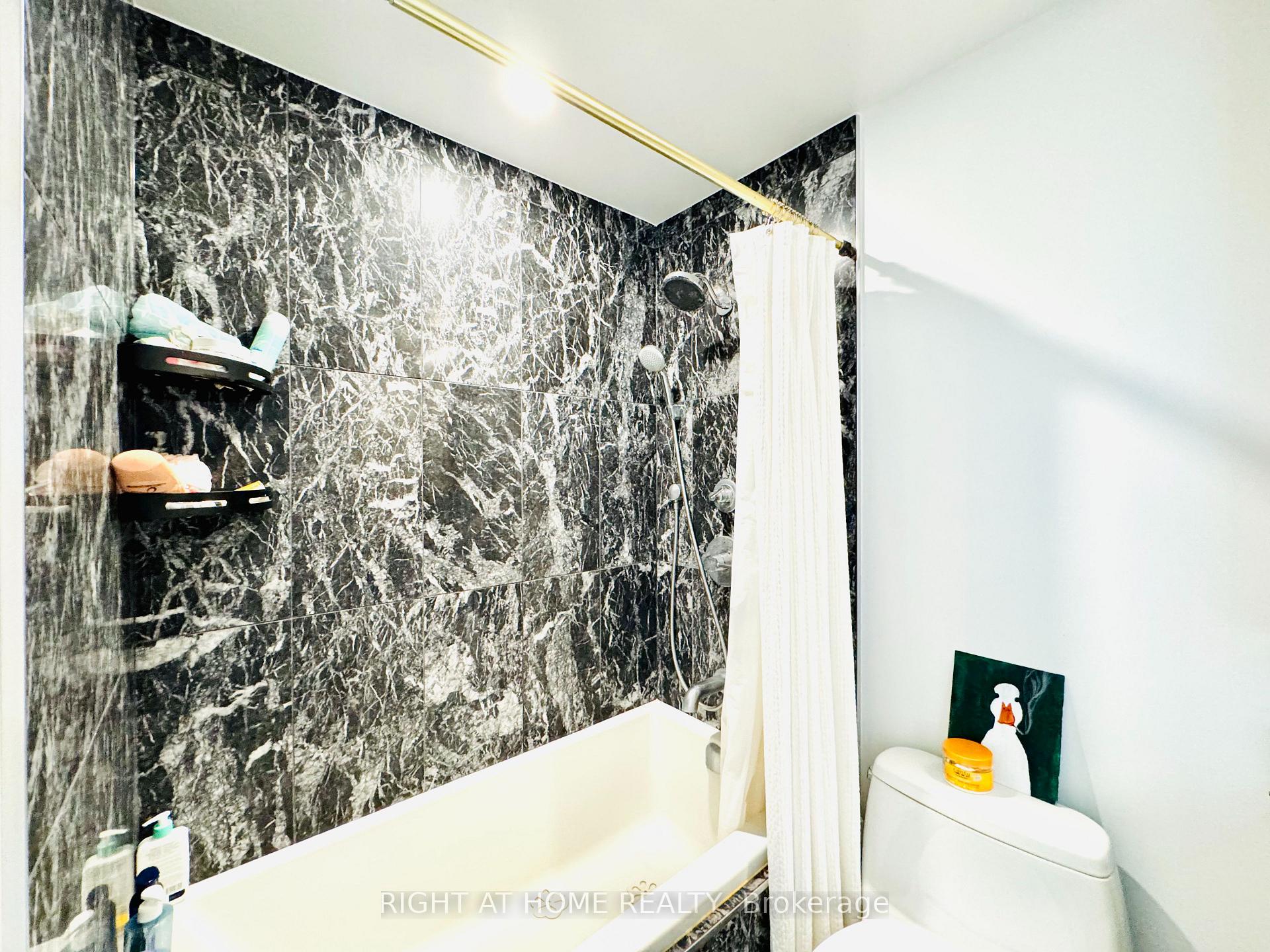 Photo 11 of Unit 1507, 115 Blue Jays Way, Toronto, Waterfront Communities — HOMEH