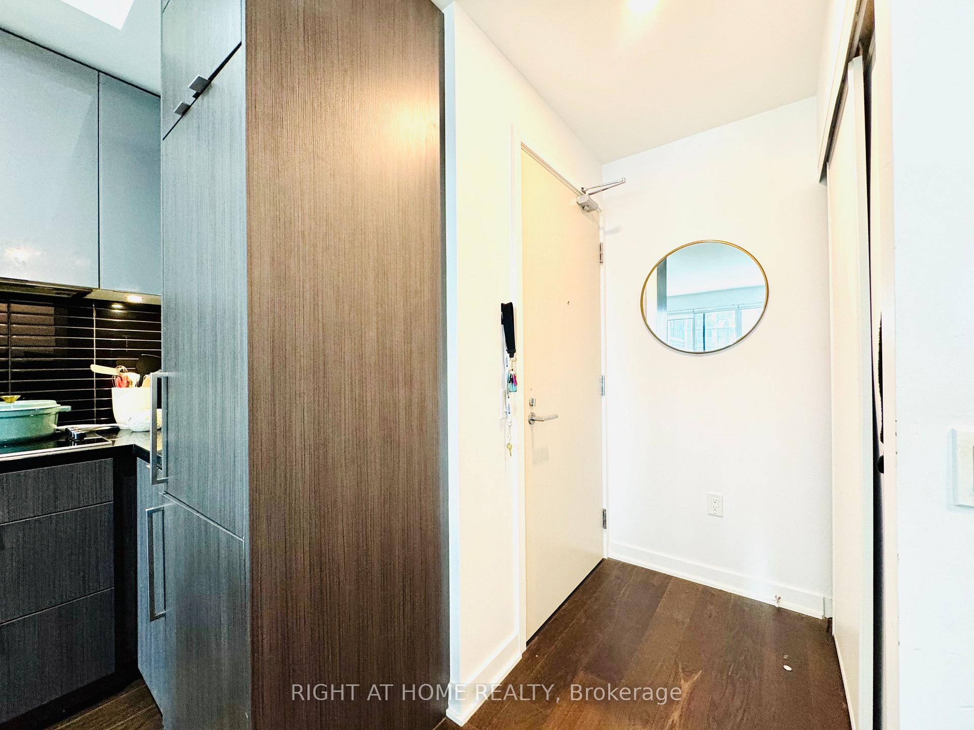 Photo 12 of Unit 1507, 115 Blue Jays Way, Toronto, Waterfront Communities — HOMEH