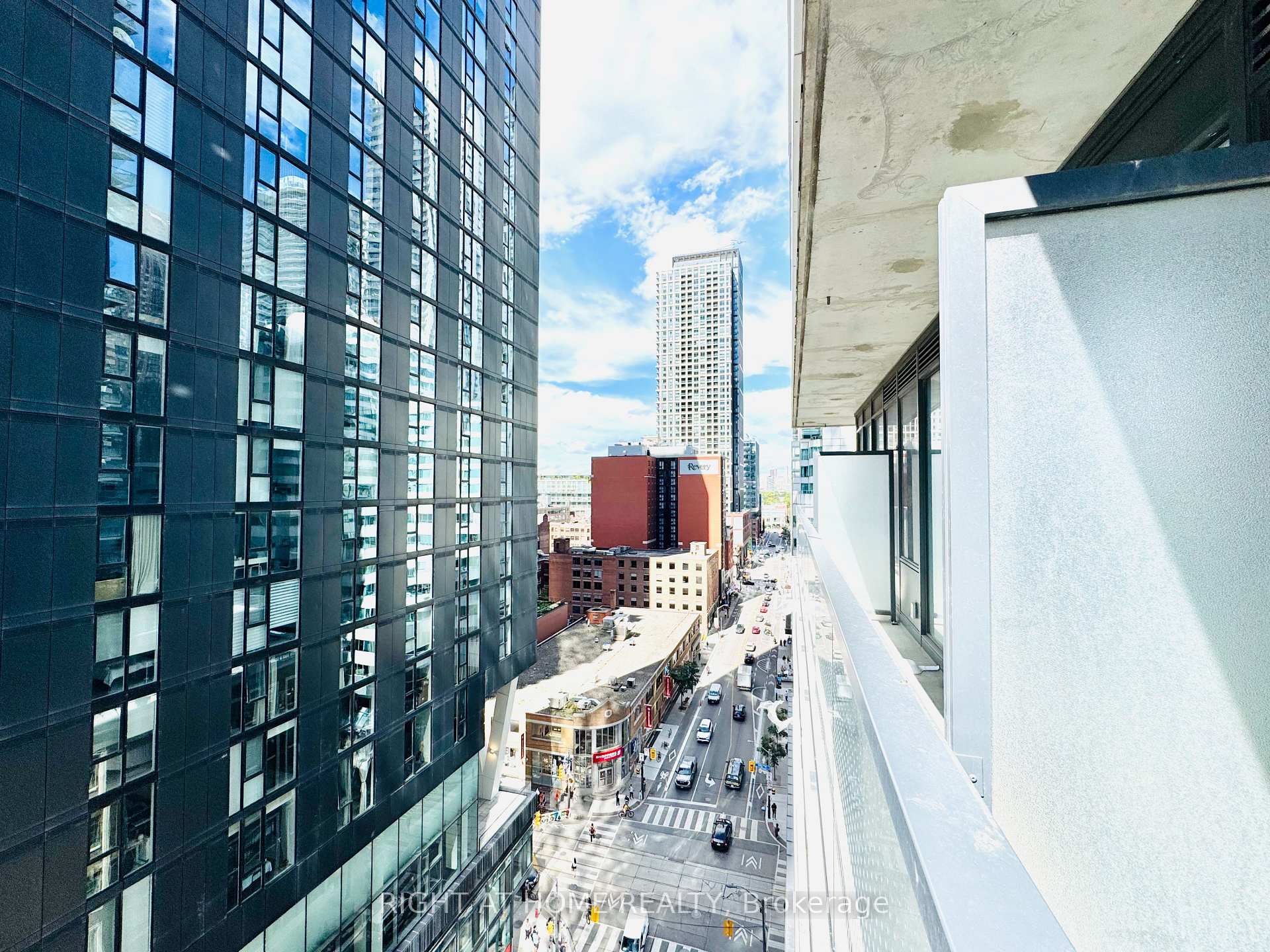 Photo 18 of Unit 1507, 115 Blue Jays Way, Toronto, Waterfront Communities — HOMEH