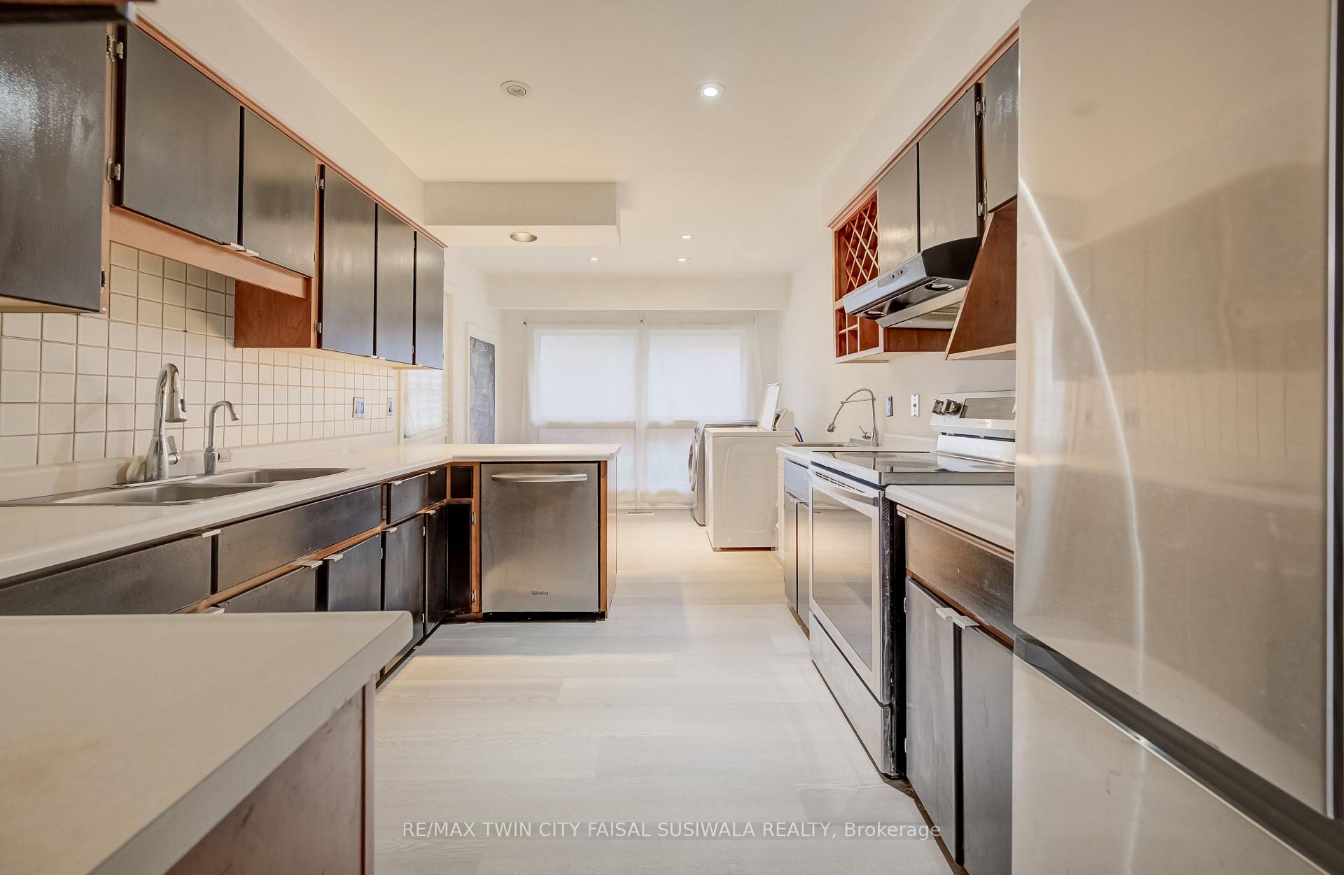 Photo 8 of 135 Brierdale Drive, Kitchener, Idlewood — HOMEH