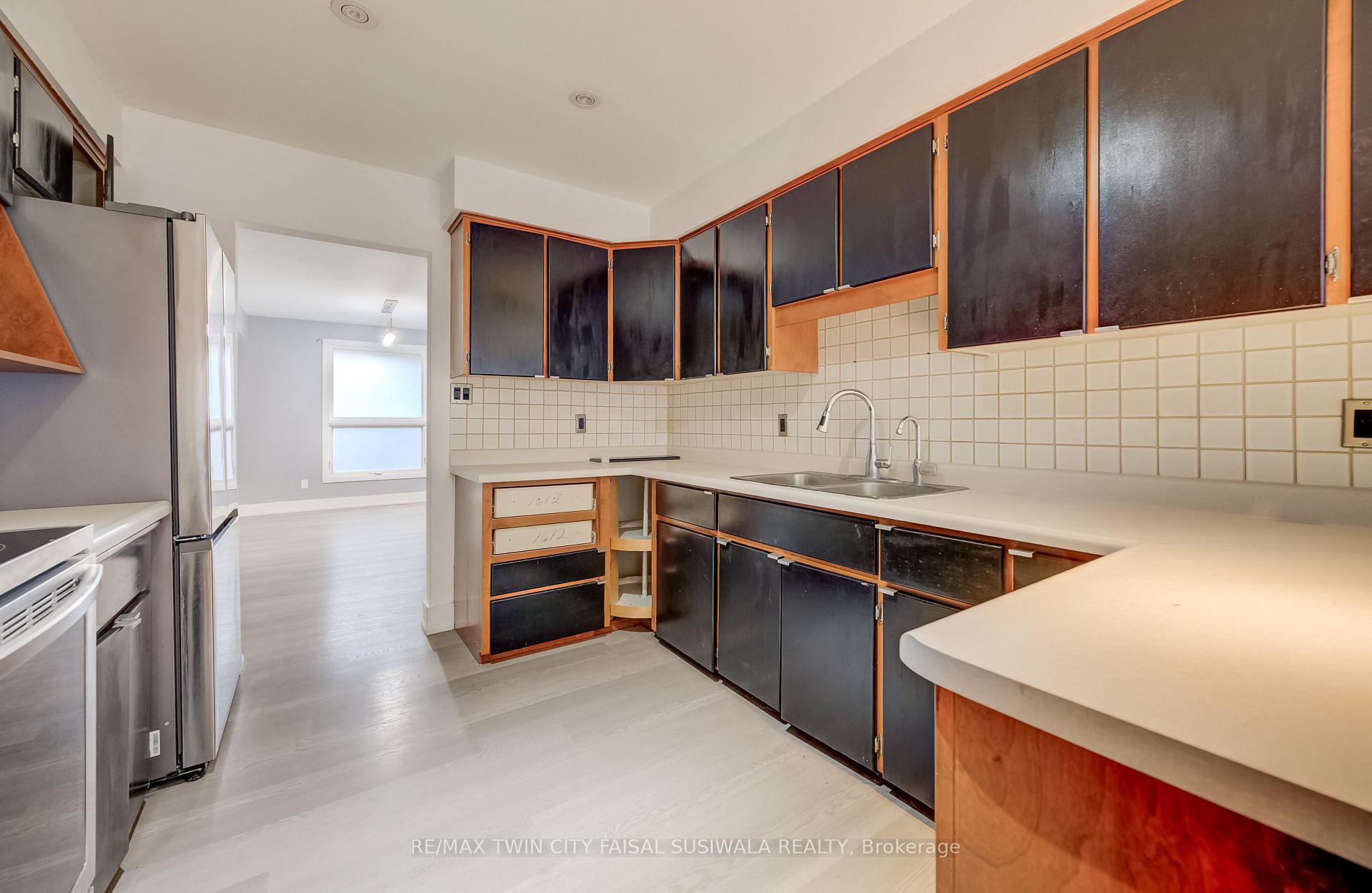 Photo 11 of 135 Brierdale Drive, Kitchener, Idlewood — HOMEH