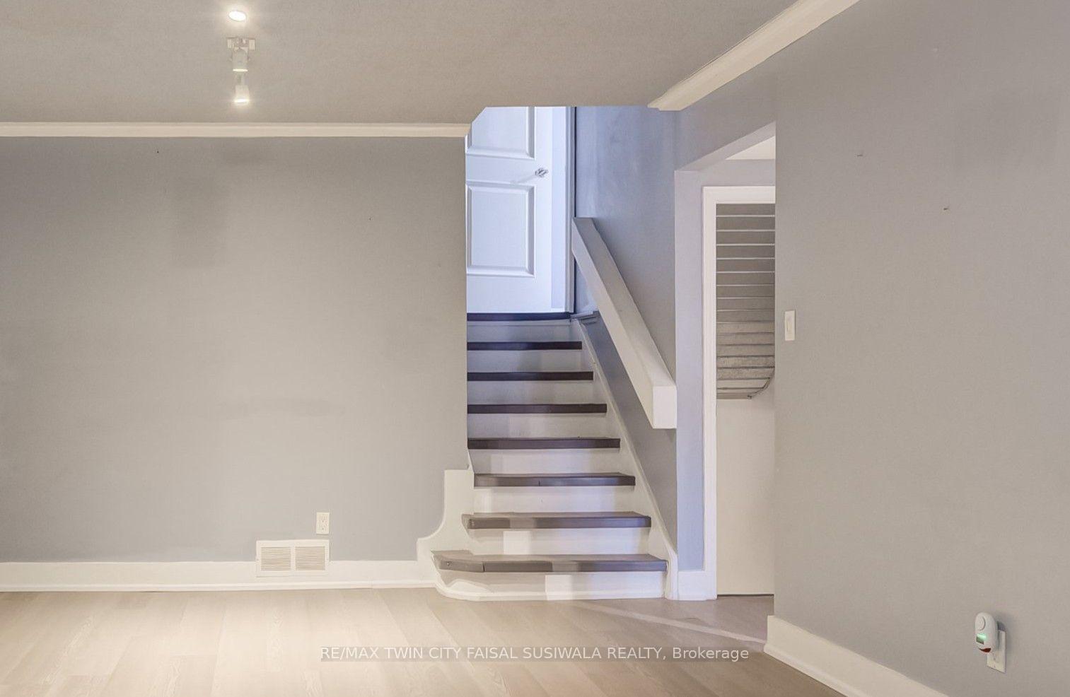 Photo 17 of 135 Brierdale Drive, Kitchener, Idlewood — HOMEH
