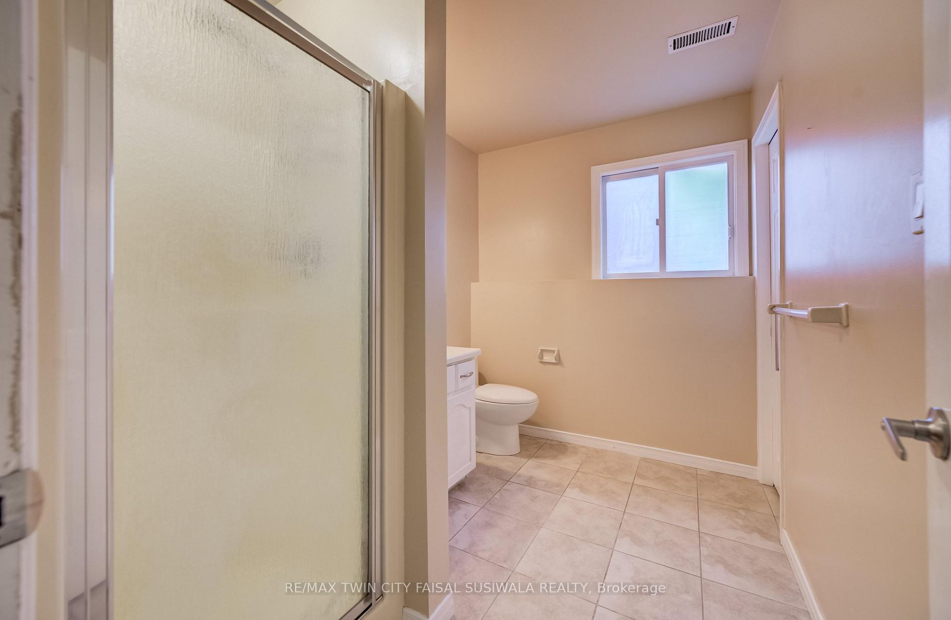 Photo 20 of 135 Brierdale Drive, Kitchener, Idlewood — HOMEH