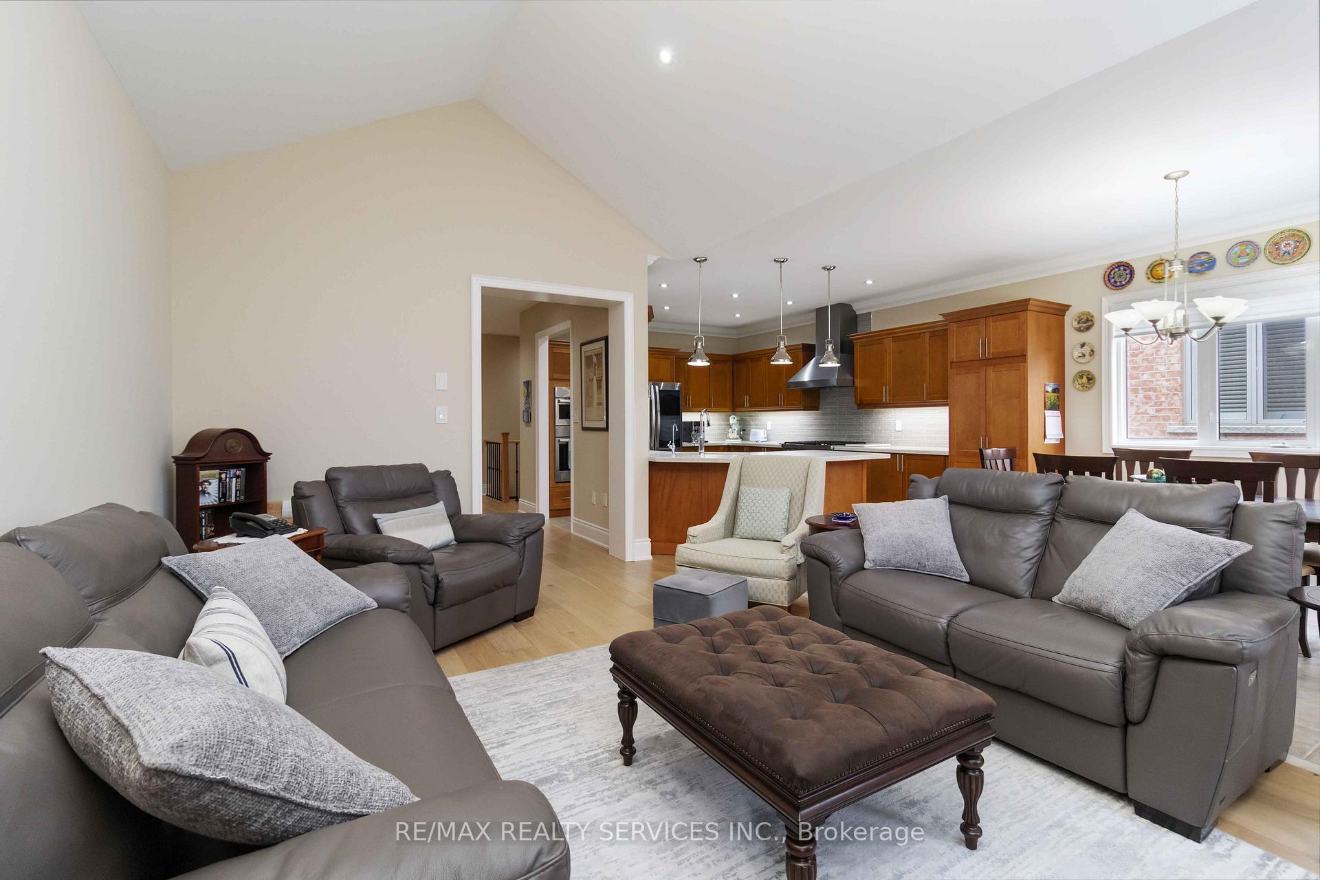 Photo 6 of 15 Valleystream Circle, Brampton, Bram East — HOMEH