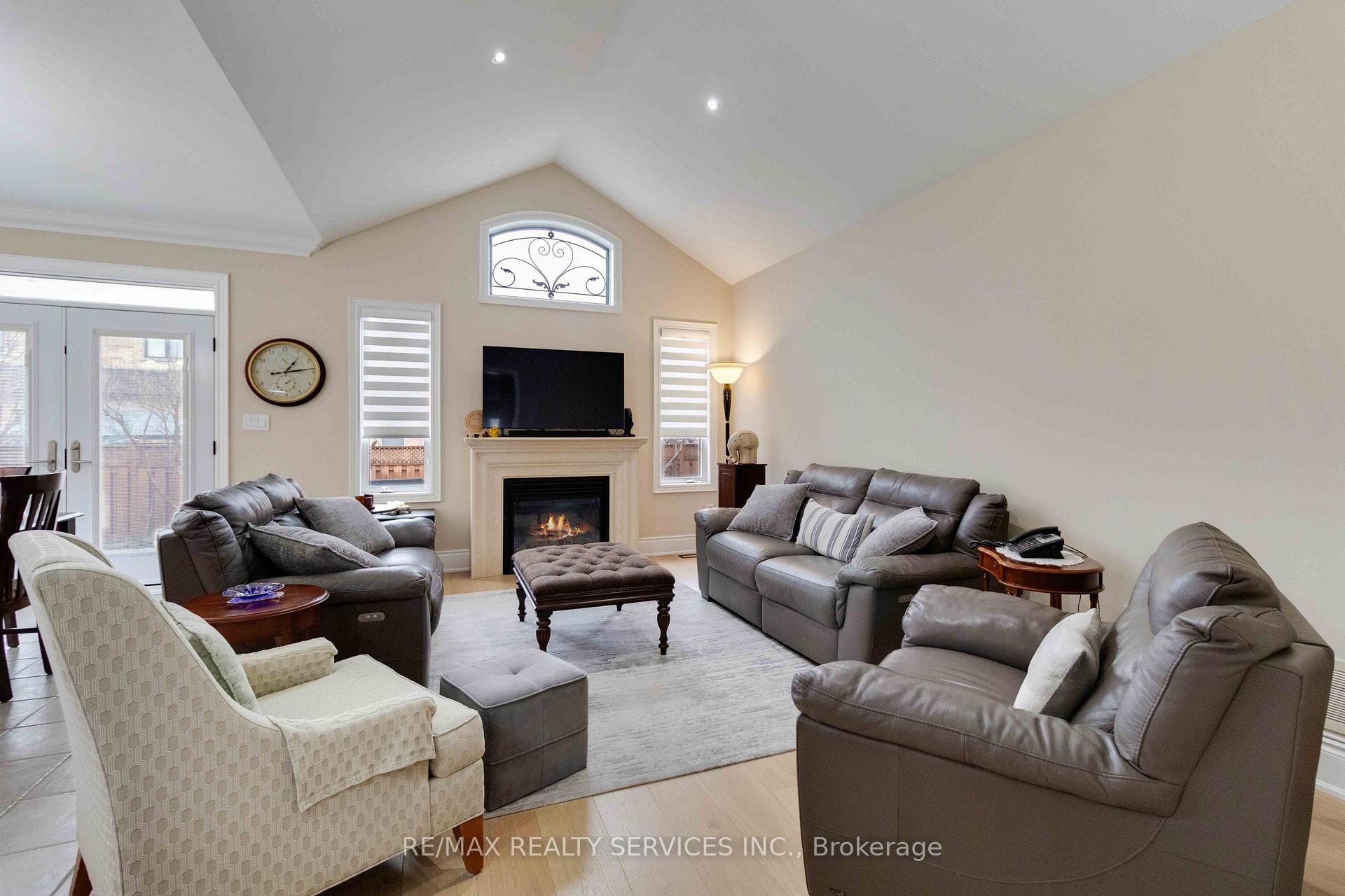 Photo 7 of 15 Valleystream Circle, Brampton, Bram East — HOMEH