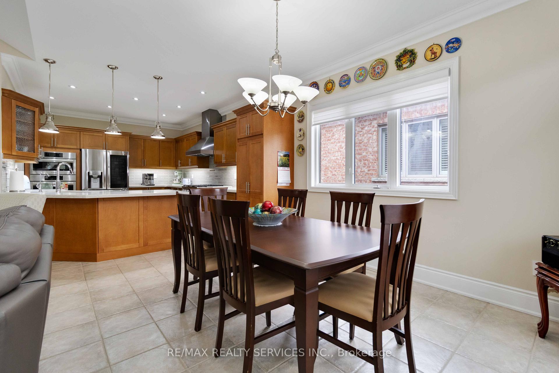 Photo 11 of 15 Valleystream Circle, Brampton, Bram East — HOMEH