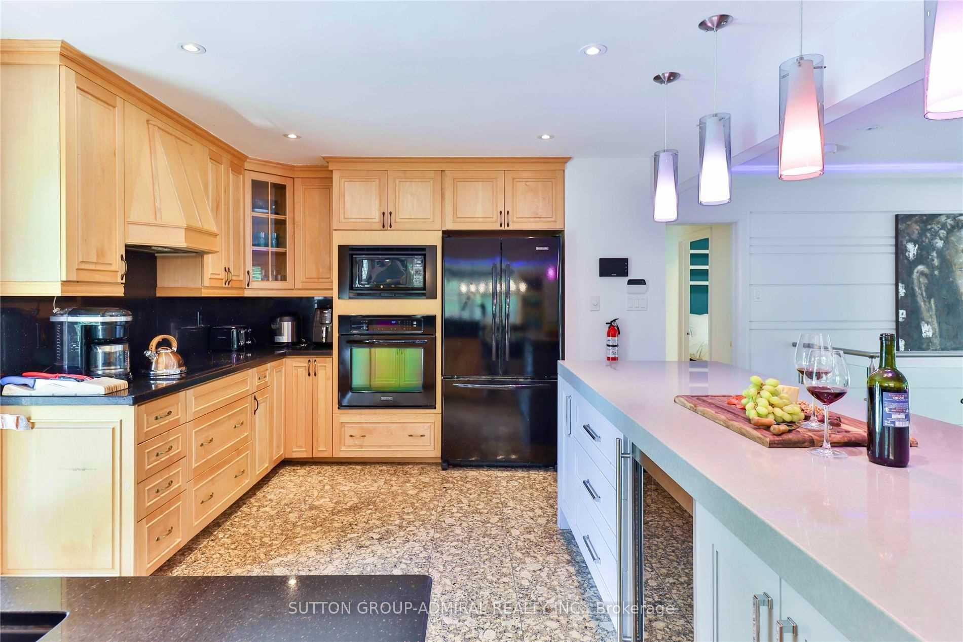 Photo 8 of 135 Elgin Street, Markham, Thornhill — HOMEH