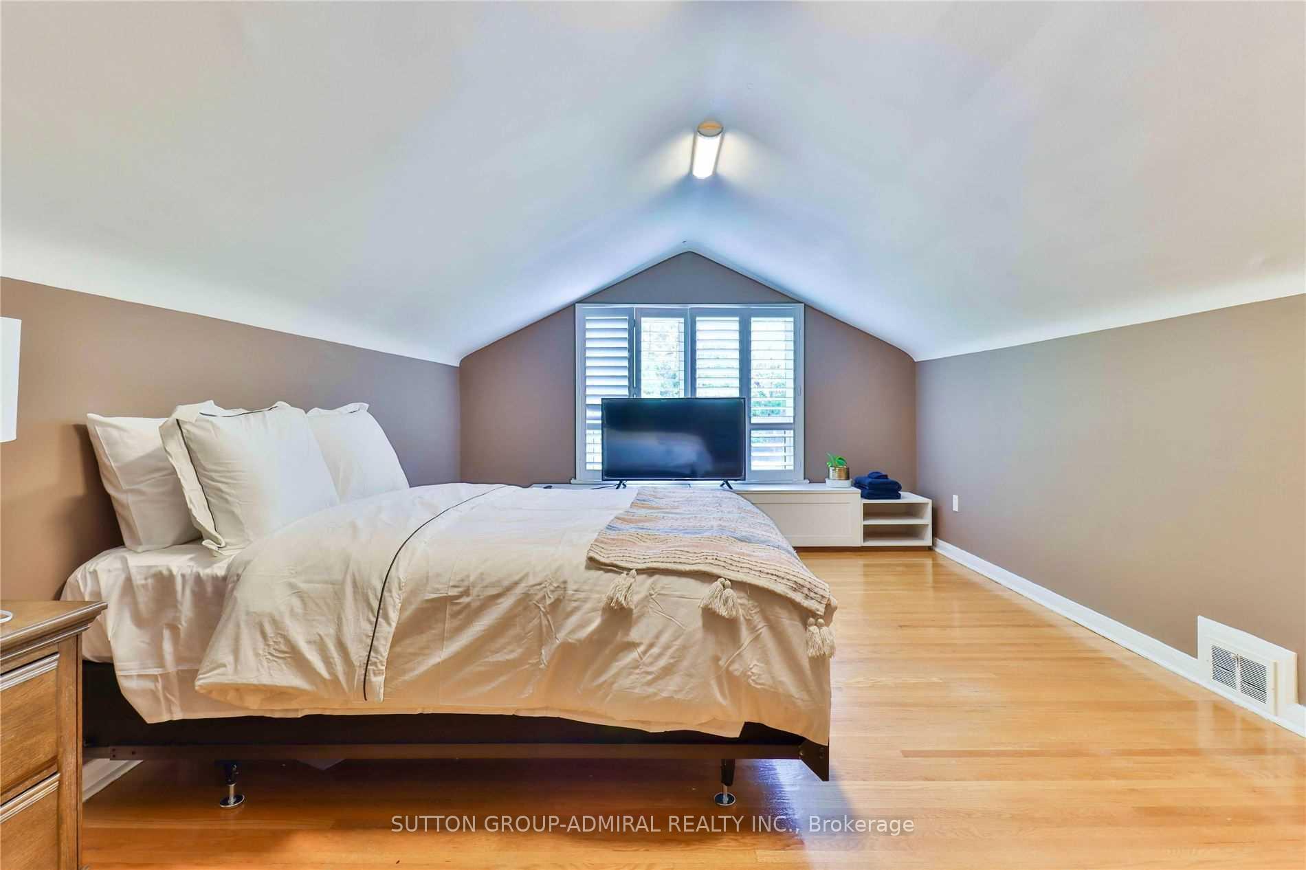 Photo 16 of 135 Elgin Street, Markham, Thornhill — HOMEH